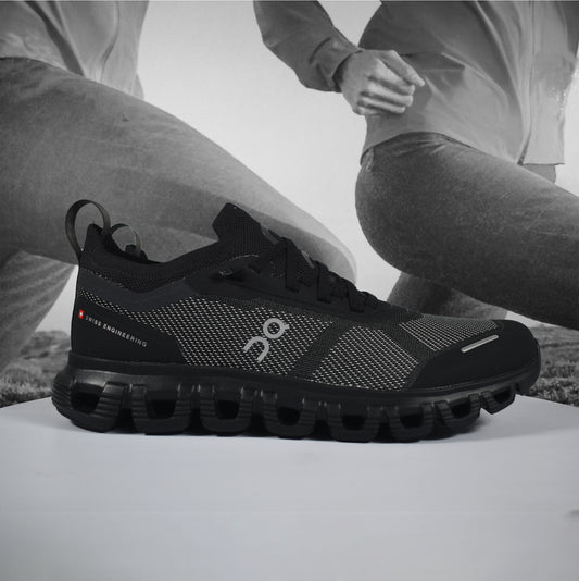 On Cloud 6 Versa Mens Running Shoe - Durban Runner Black | Eclipse / 9.5
