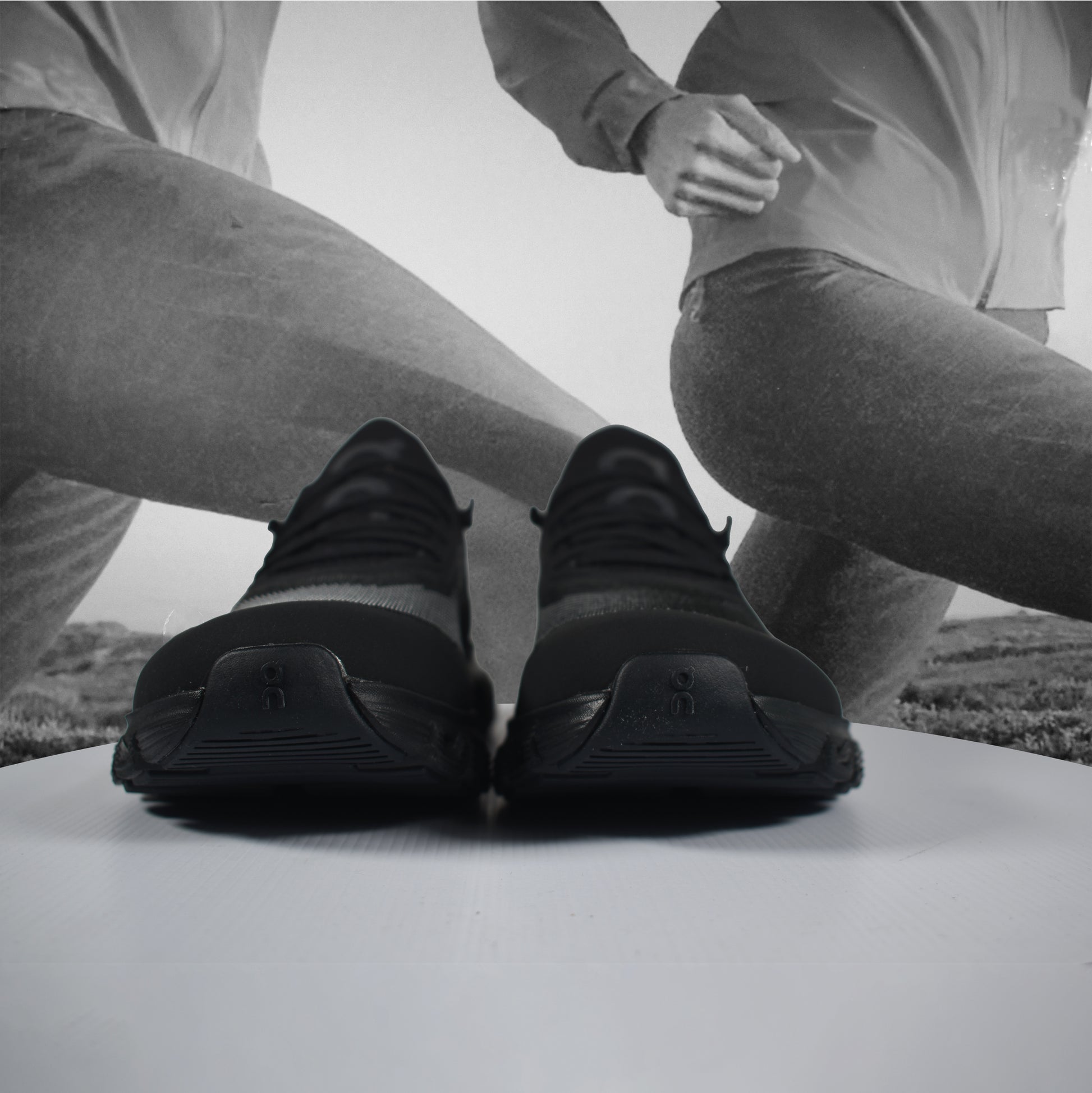 On Cloud 6 Versa Mens Running Shoe - Durban Runner Black | Eclipse / 9.5