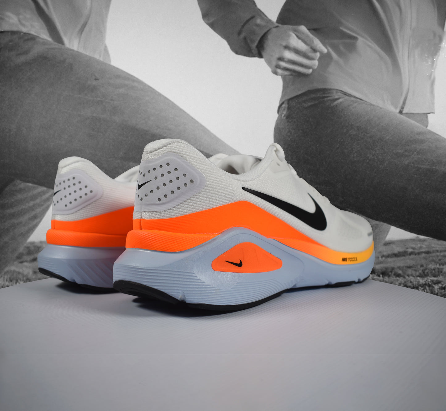 Nike Structure 26 Mens Road Running Shoe - Durban Runner WHITE/BLACK-HYDROGEN BLUE-TOTAL ORANGE / 10