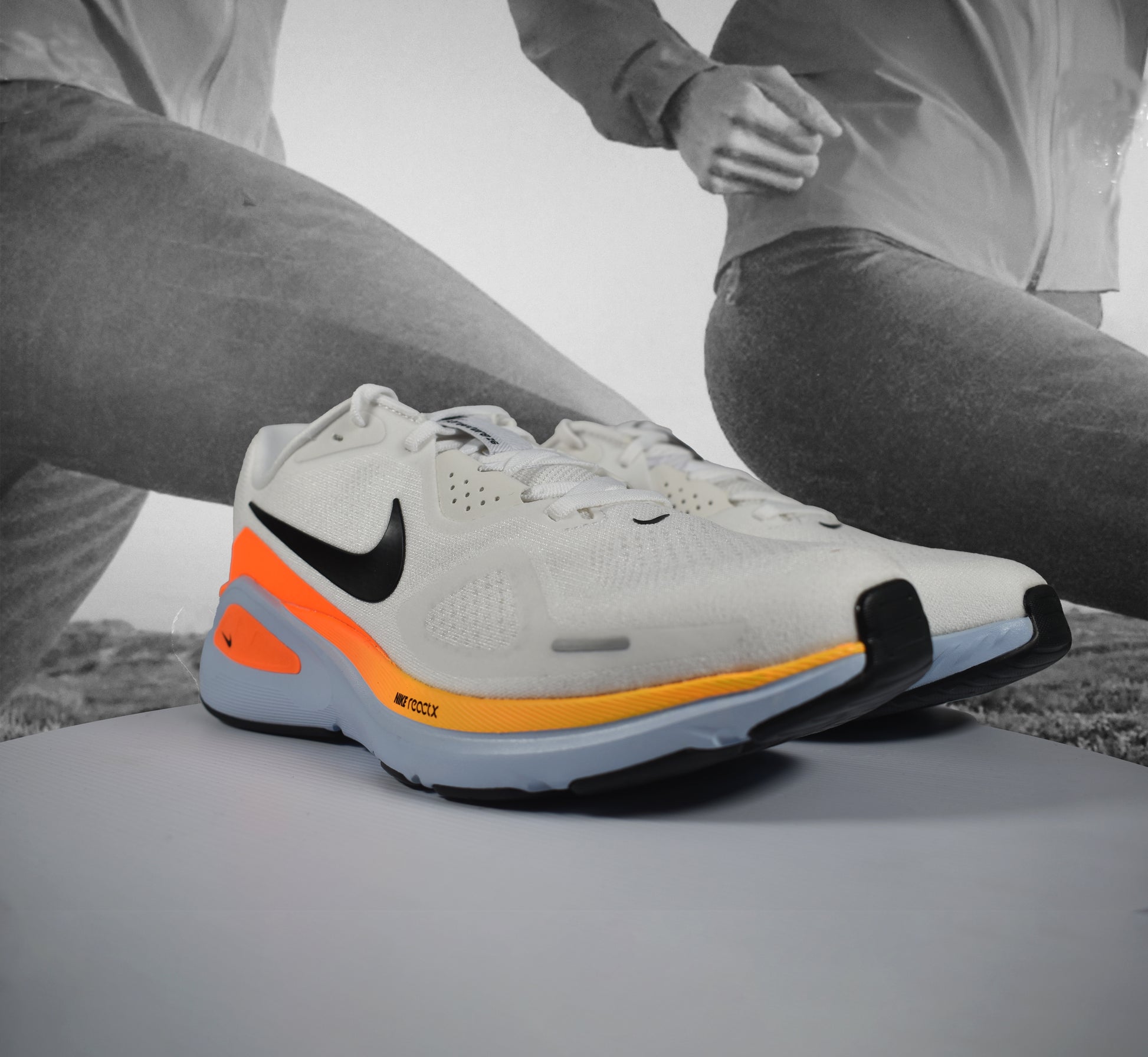 Nike Structure 26 Mens Road Running Shoe - Durban Runner WHITE/BLACK-HYDROGEN BLUE-TOTAL ORANGE / 10