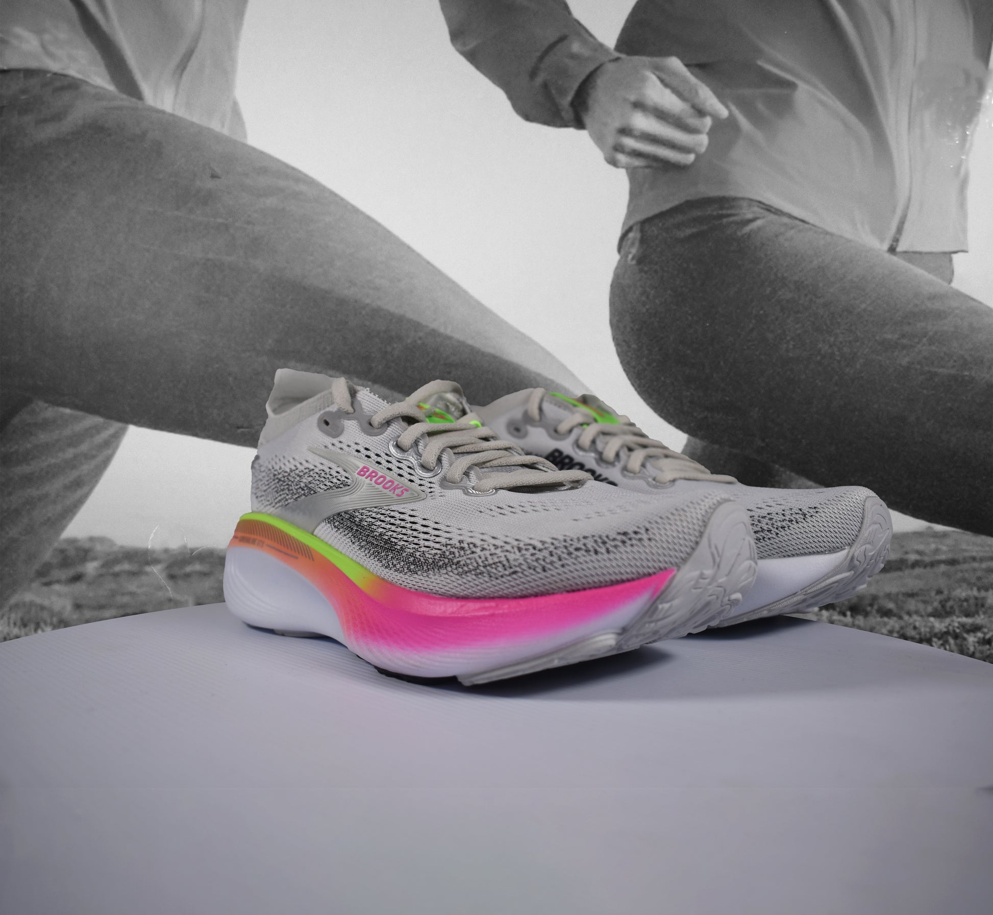 Brooks Adrenaline GTS 25 Womens Running Shoes - Durban Runner 7 / Oyster/Pink/Green