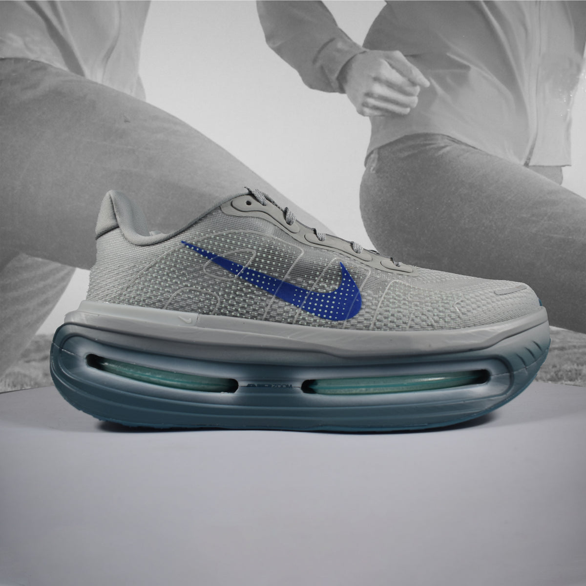 Nike Vomero Premium Mens Road Running Shoes – Grey Mist/Racer
