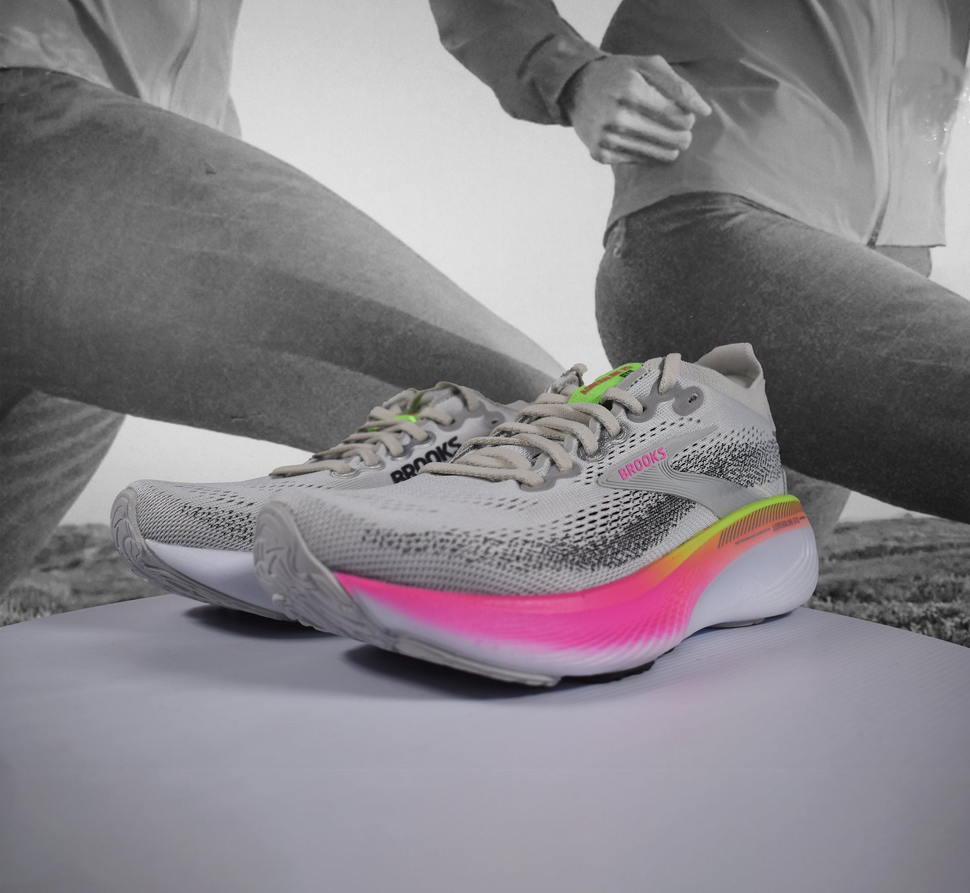 Brooks Adrenaline GTS 25 Womens Running Shoes - Durban Runner 7 / Oyster/Pink/Green