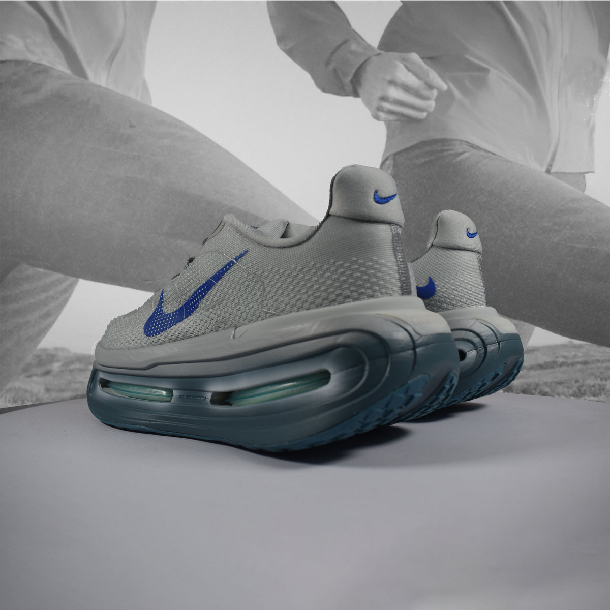 Nike Vomero Premium Mens Road Running Shoes – Grey Mist/Racer