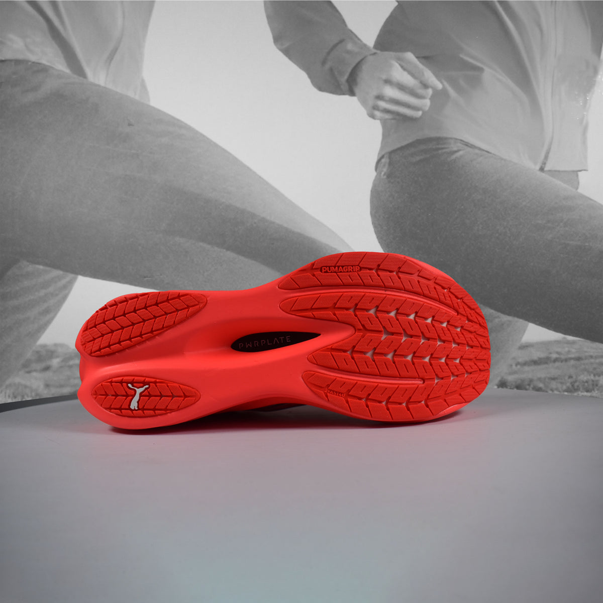 Puma Deviate NITRO 4 Womens Road Running Shoes – Ultra Red/Puma Silver