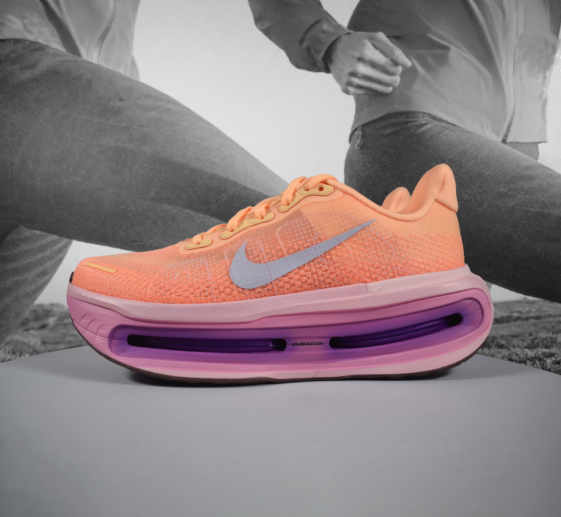 Nike Vomero Premium Womens Road Running Shoes - Durban Runner TANGERINE TINT/TATTOO-BRIGHT CRIMSON / 5