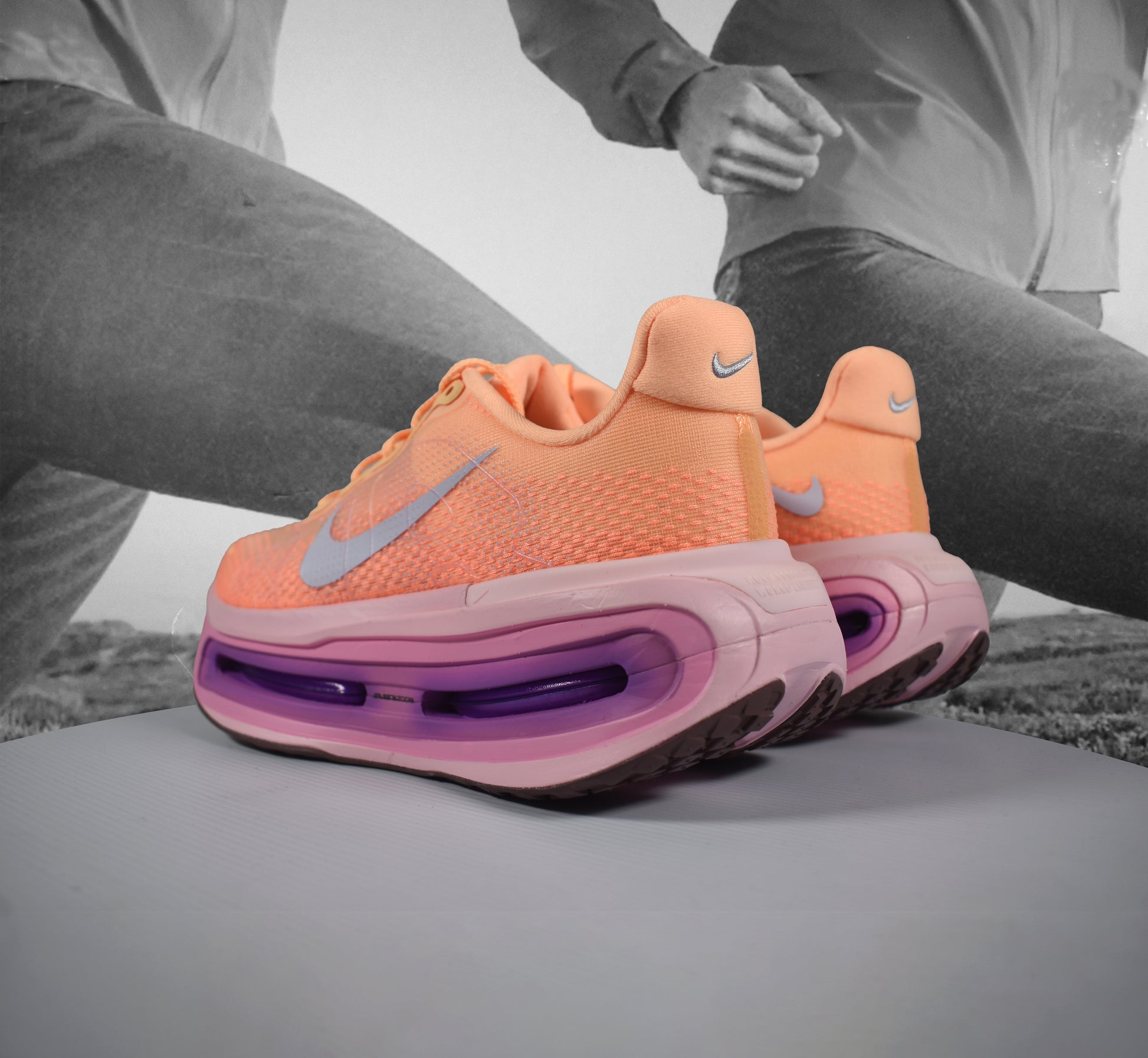 Nike Vomero Premium Womens Road Running Shoes - Durban Runner TANGERINE TINT/TATTOO-BRIGHT CRIMSON / 5