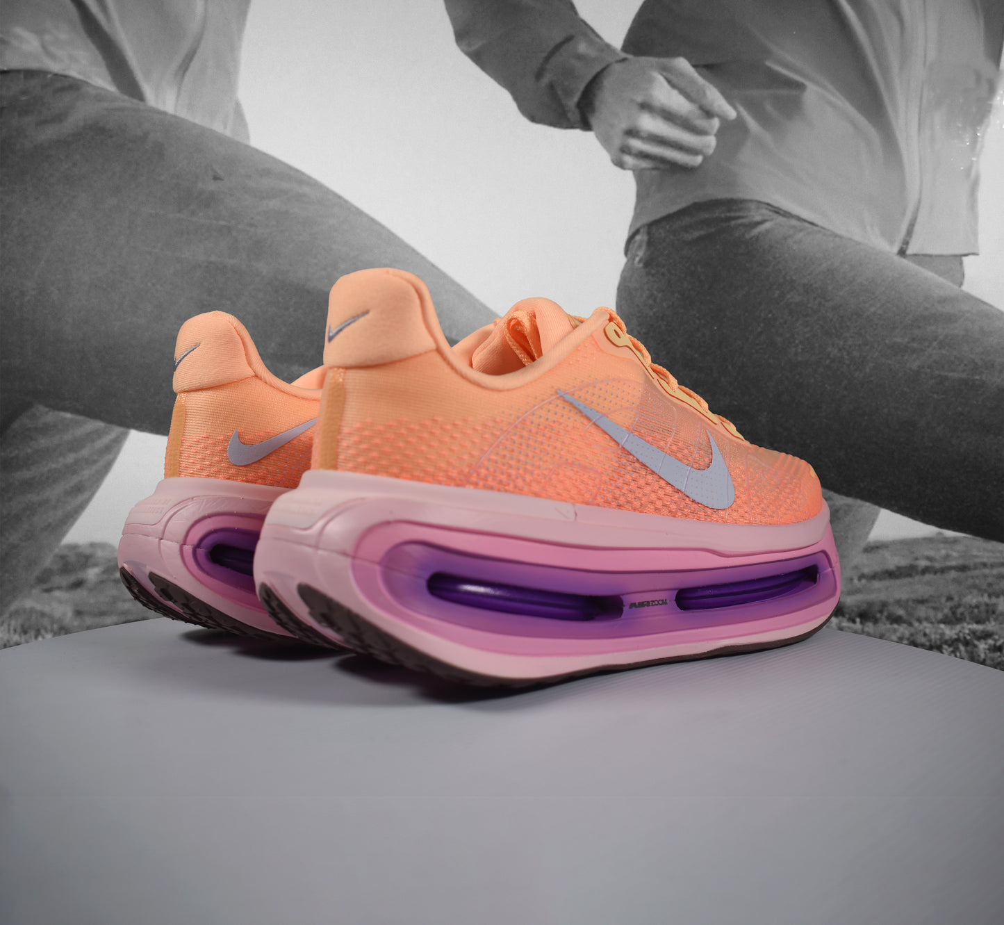 Nike Vomero Premium Womens Road Running Shoes - Durban Runner TANGERINE TINT/TATTOO-BRIGHT CRIMSON / 5