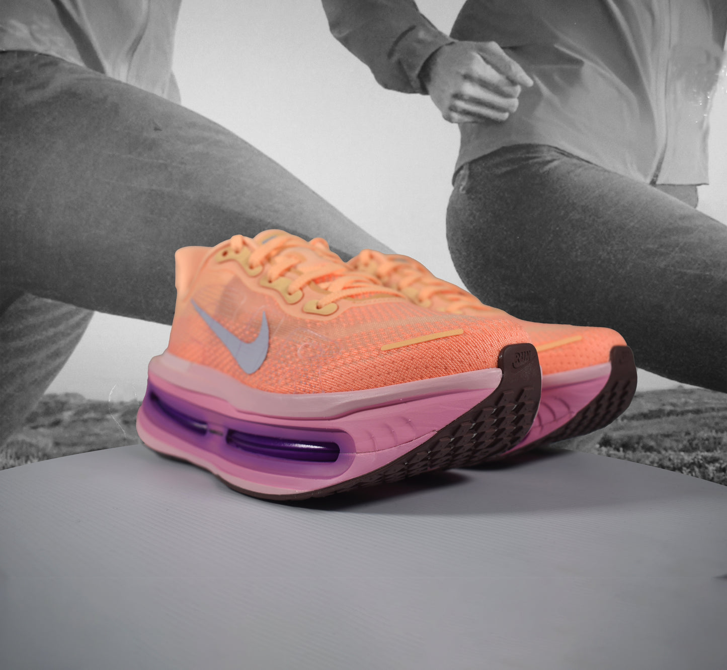 Nike Vomero Premium Womens Road Running Shoes - Durban Runner TANGERINE TINT/TATTOO-BRIGHT CRIMSON / 5