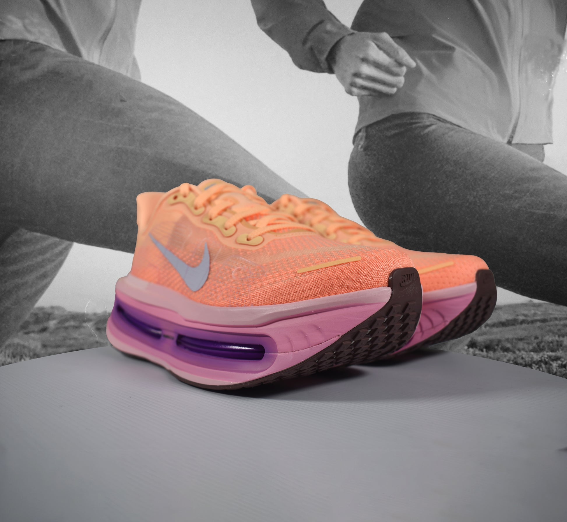Nike Vomero Premium Womens Road Running Shoes - Durban Runner TANGERINE TINT/TATTOO-BRIGHT CRIMSON / 5