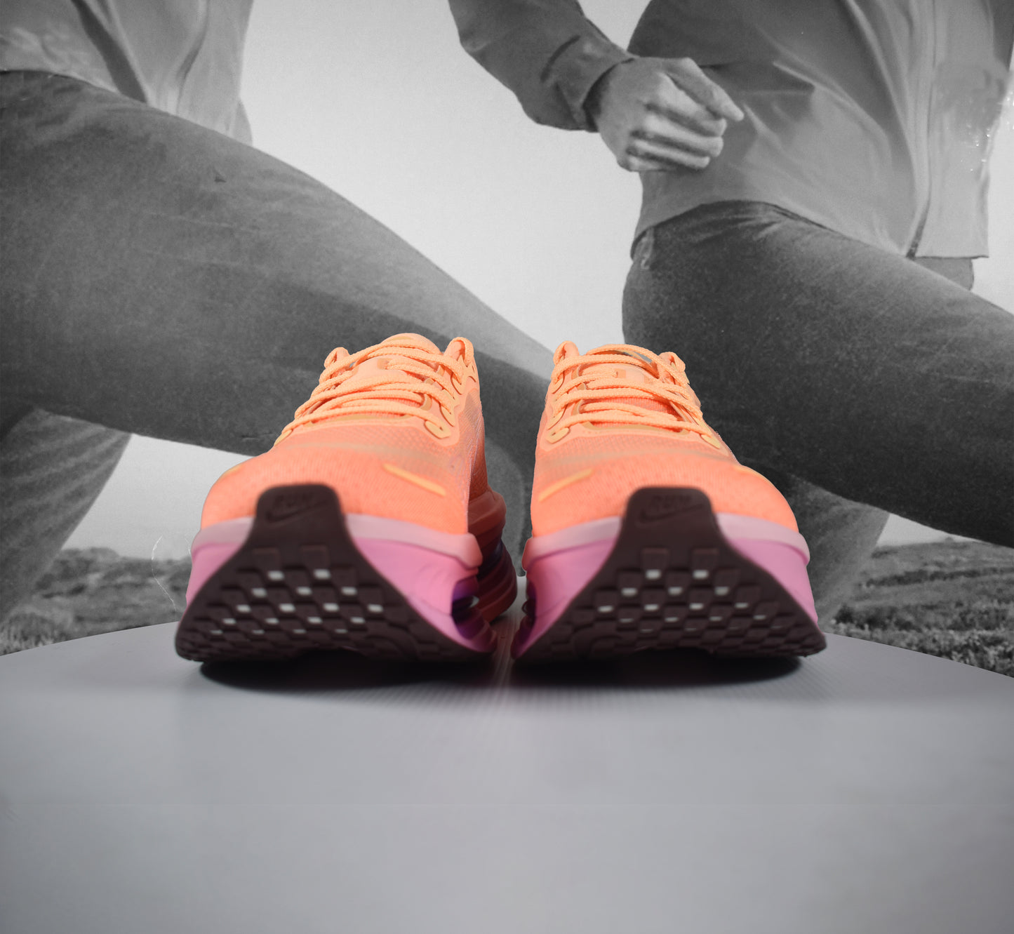 Nike Vomero Premium Womens Road Running Shoes - Durban Runner TANGERINE TINT/TATTOO-BRIGHT CRIMSON / 5