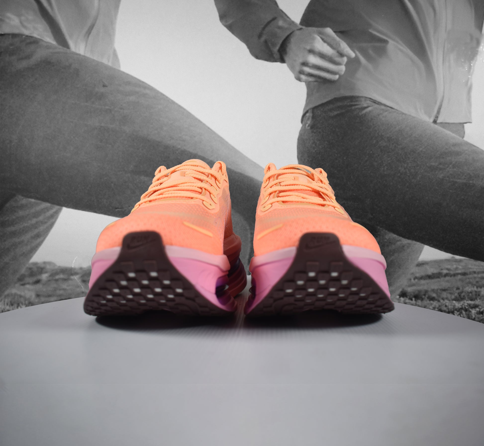 Nike Vomero Premium Womens Road Running Shoes - Durban Runner TANGERINE TINT/TATTOO-BRIGHT CRIMSON / 5