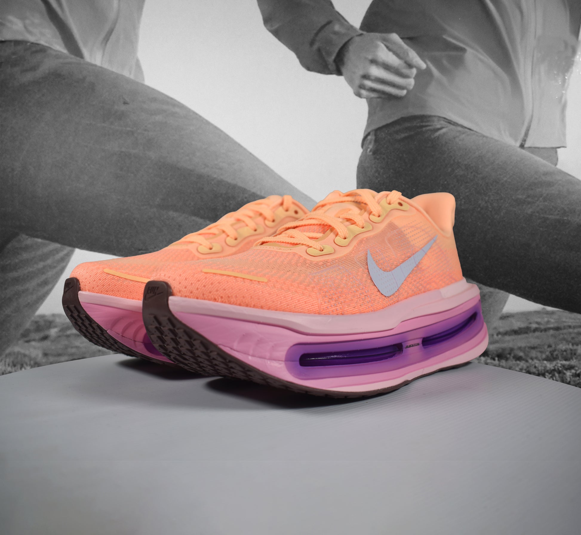 Nike Vomero Premium Womens Road Running Shoes - Durban Runner TANGERINE TINT/TATTOO-BRIGHT CRIMSON / 5