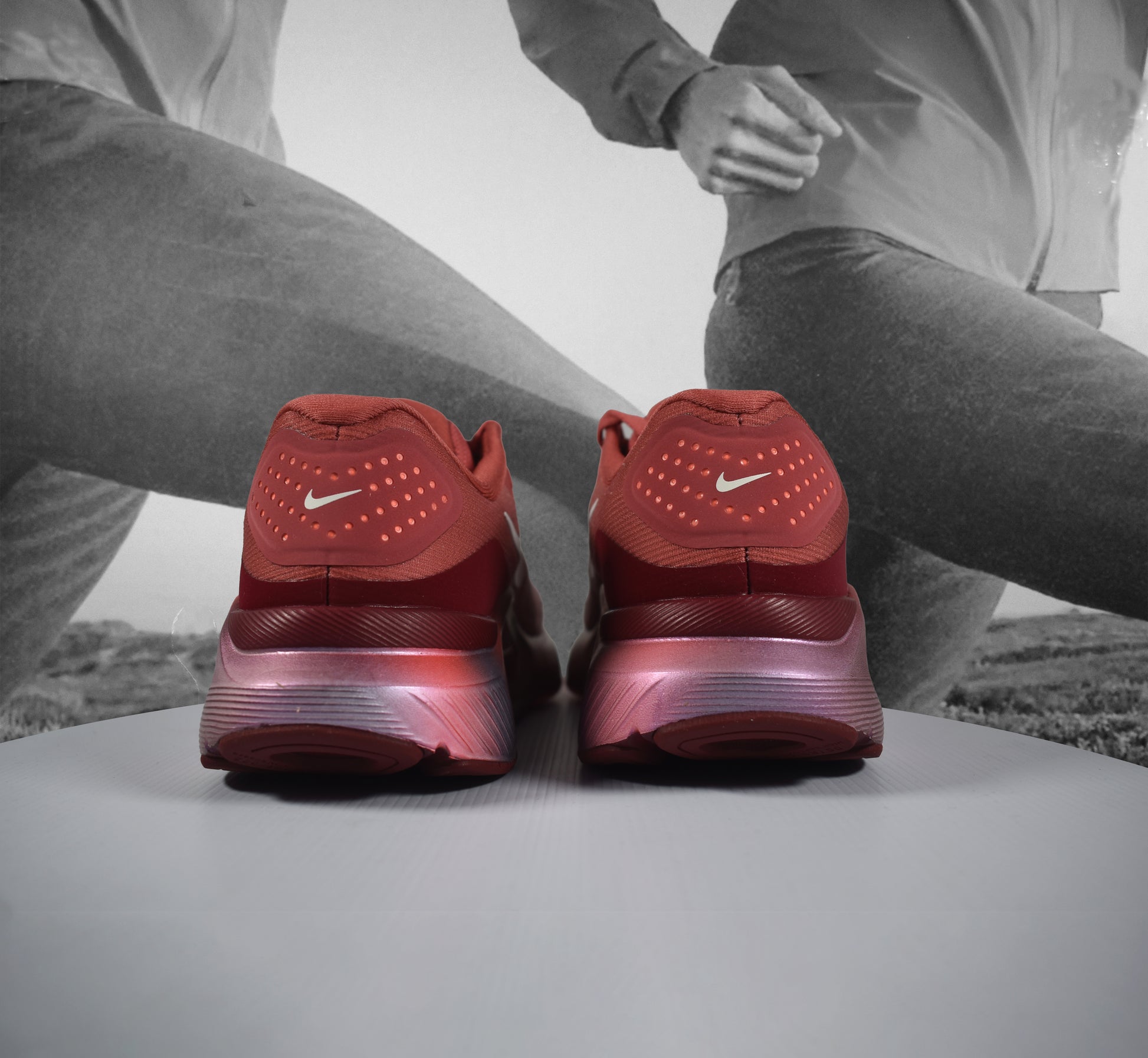 Nike STRUCTURE 26 SE Womens Running Shoes - Durban Runner LIGHT REDWOOD/BARELY GREEN-TEAM RED / 5