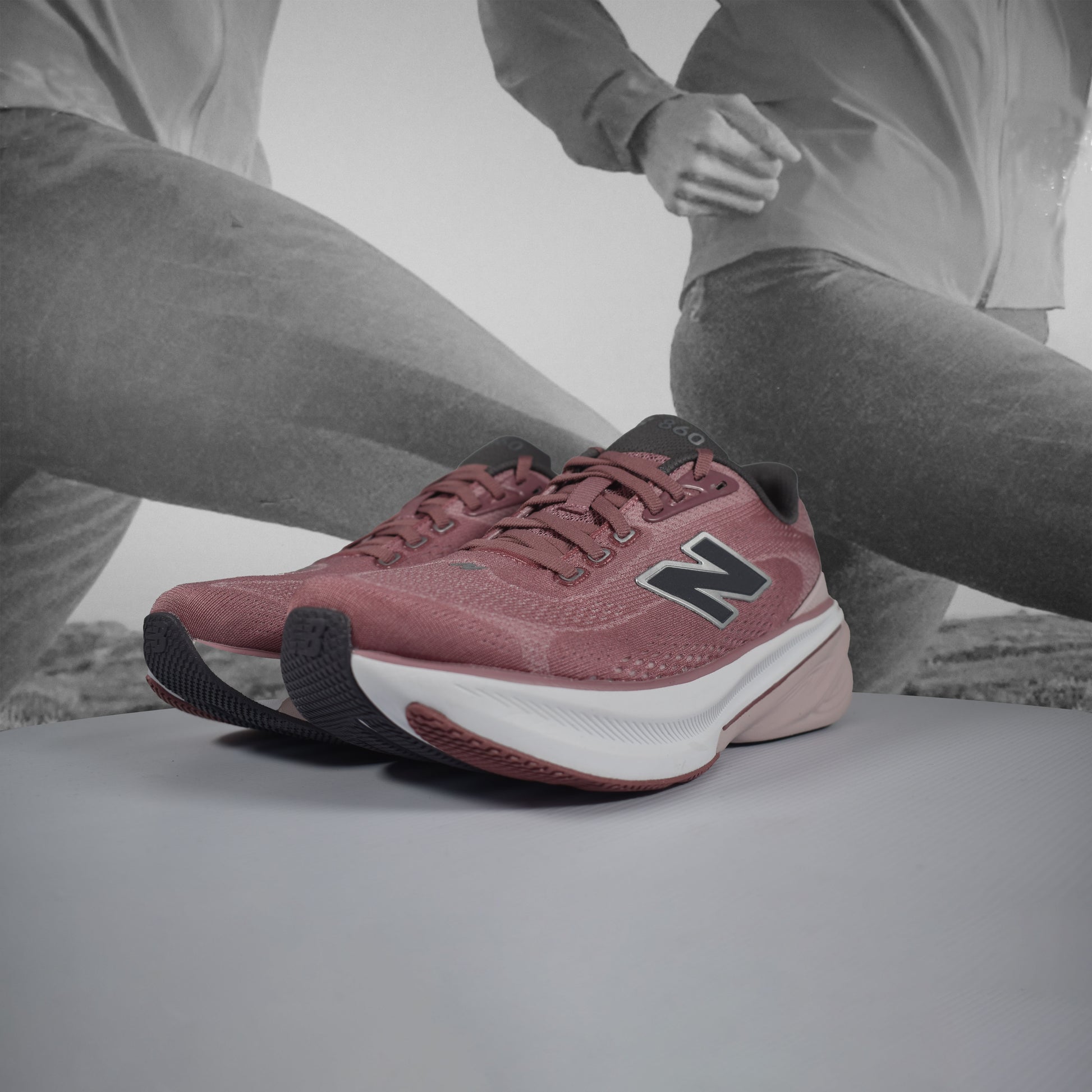New Balance 860v14 B (NORMAL WIDTH) Womens - Durban Runner CORAL/WHITE / 5