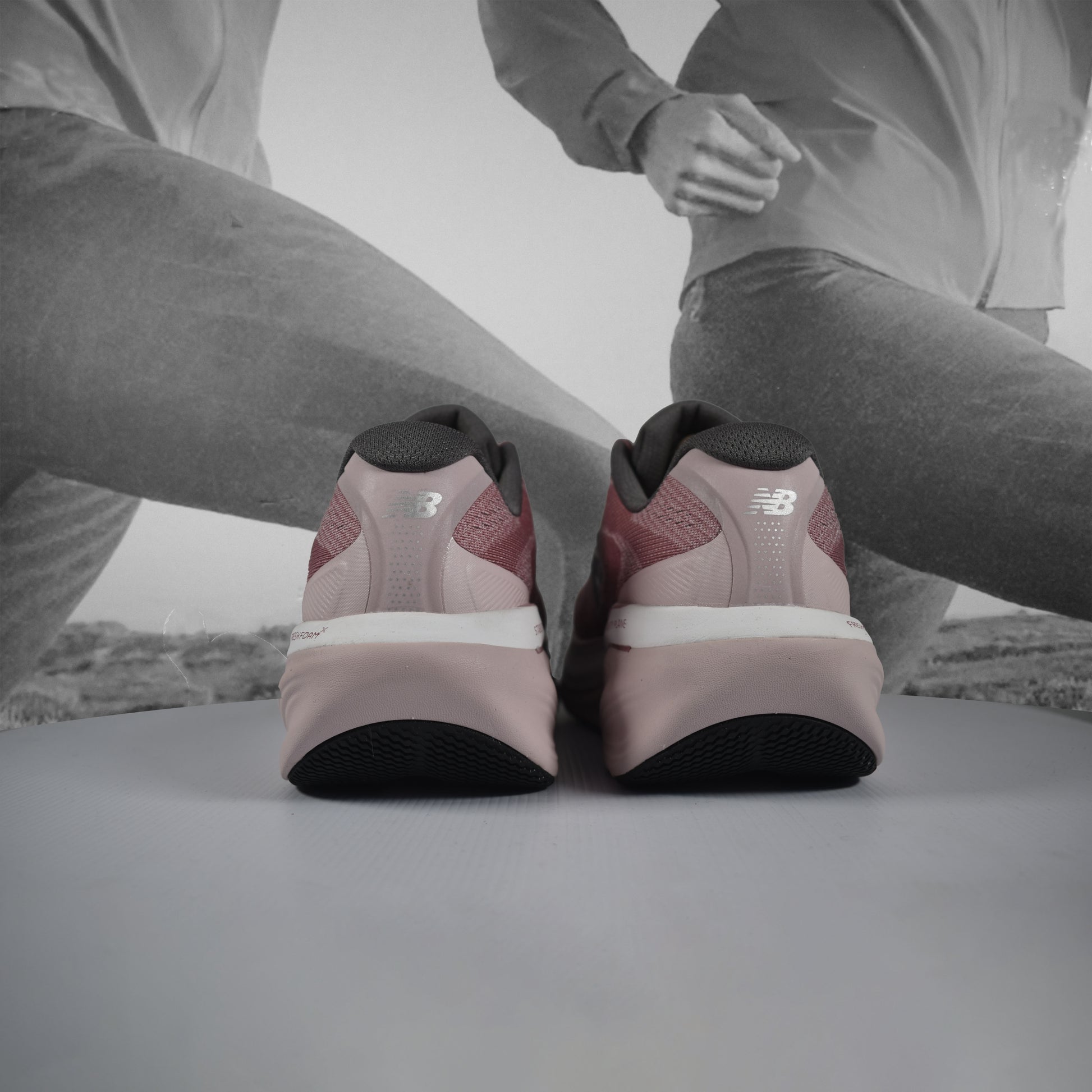 New Balance 860v14 B (NORMAL WIDTH) Womens - Durban Runner CORAL/WHITE / 5