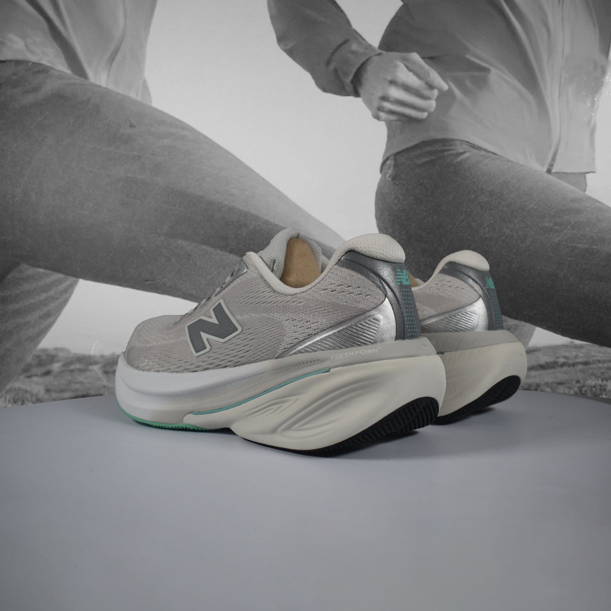 New Balance 860v14 D (WIDE WIDTH) Womens - Durban Runner SILVER/WHITE / 5