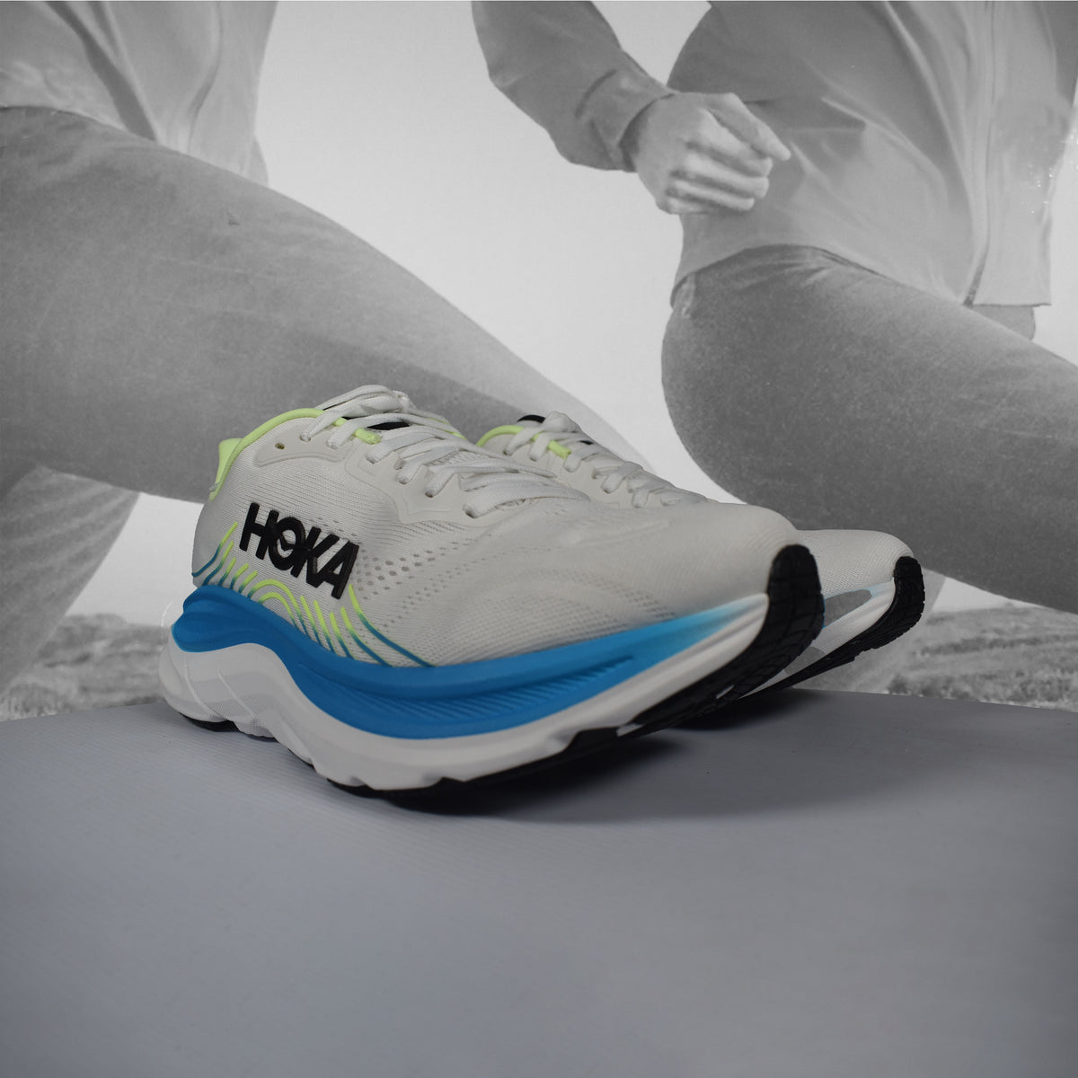 HOKA CLIFTON 11 Wide Men's Neutral Running Shoes