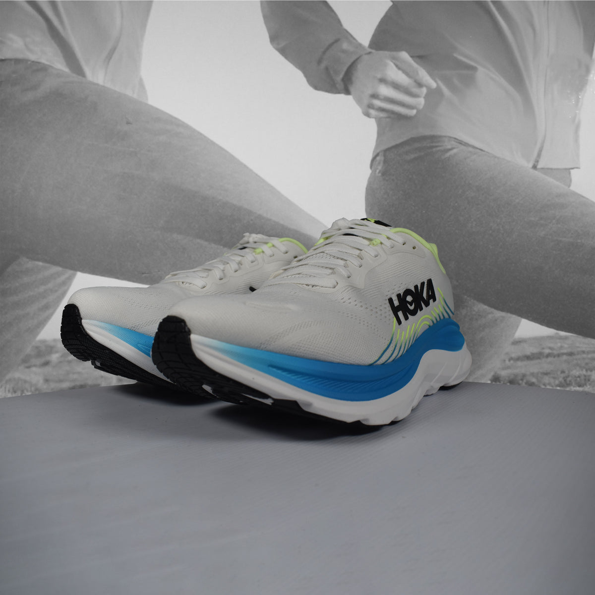 HOKA CLIFTON 11 Wide Men's Neutral Running Shoes