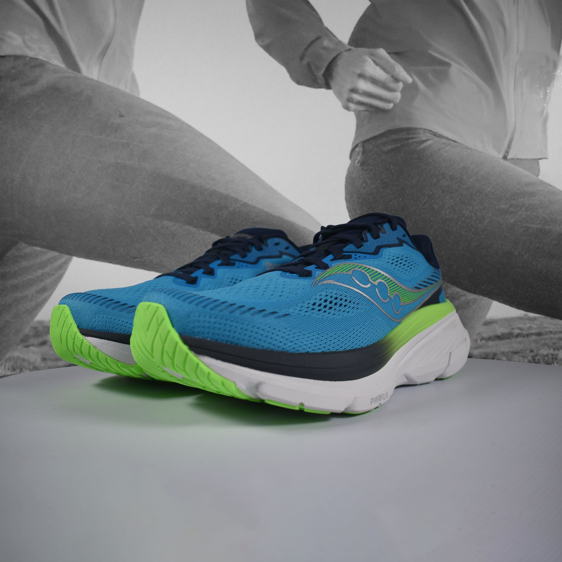 Saucony GUIDE 19 Mens Road Running Shoe - Durban Runner COBALT NAVY / 7