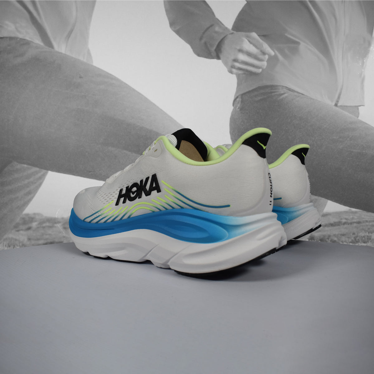 HOKA CLIFTON 11 Wide Men's Neutral Running Shoes