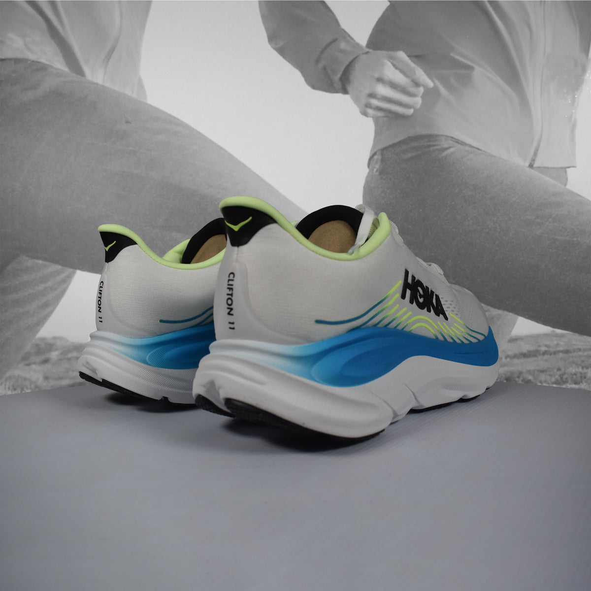HOKA CLIFTON 11 Wide Men's Neutral Running Shoes