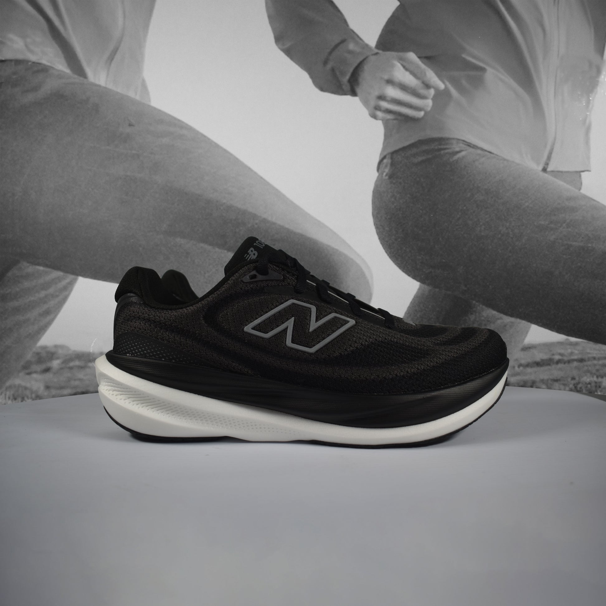 New Balance 1080 V15 Womens D Running Shoes (Wide Width) - Durban Runner 4 / Black White