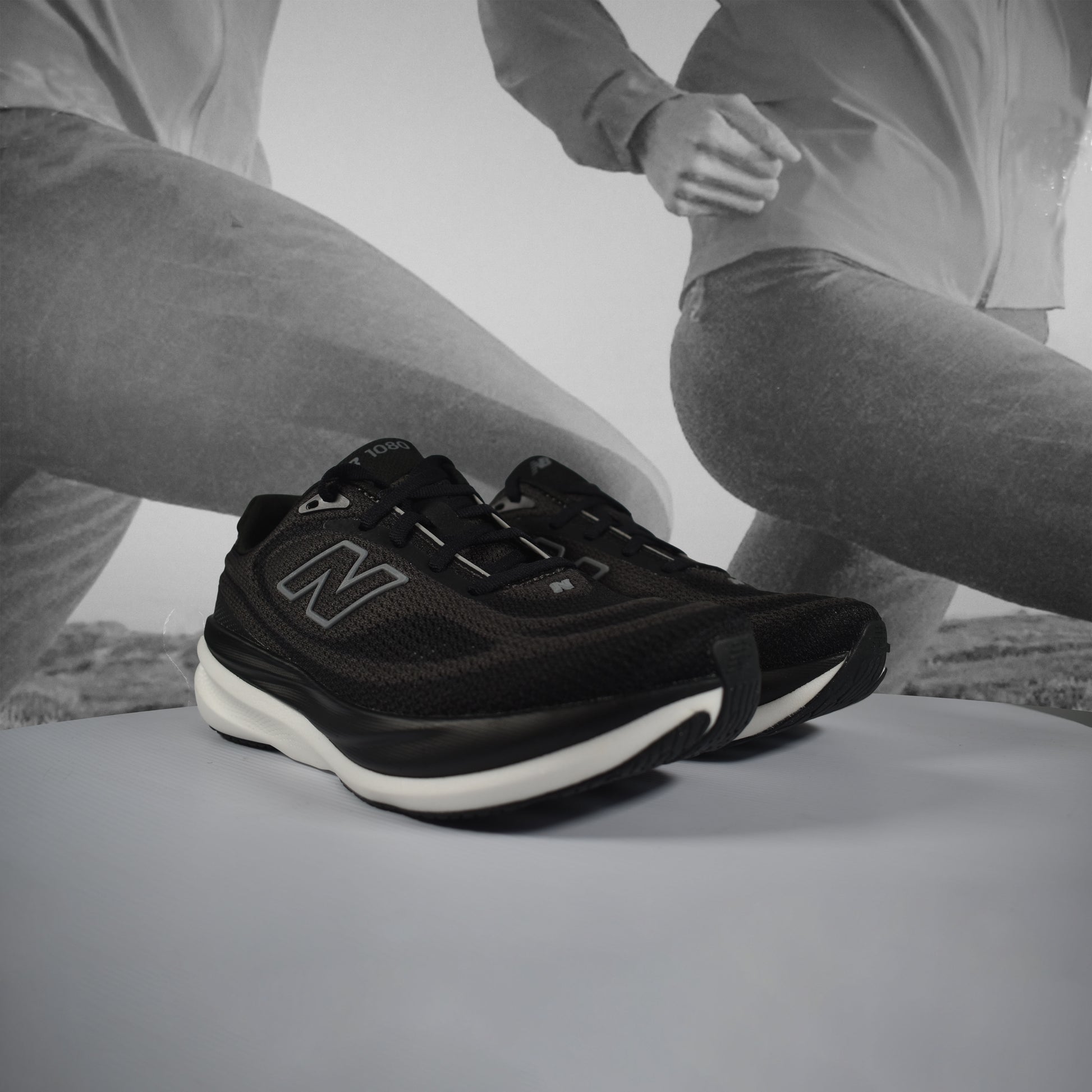 New Balance 1080 V15 Womens D Running Shoes (Wide Width) - Durban Runner 4 / Black White