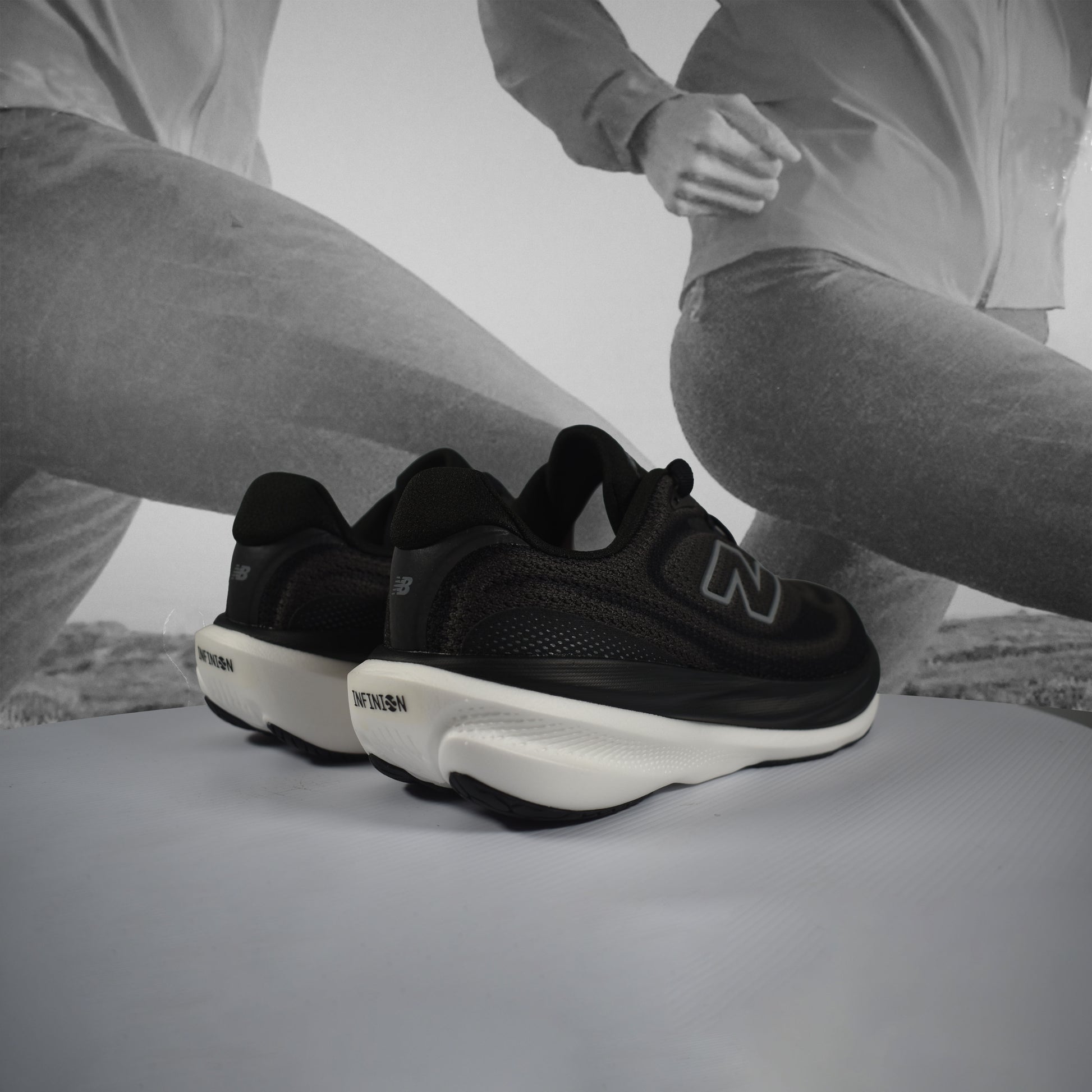 New Balance 1080 V15 Womens D Running Shoes (Wide Width) - Durban Runner 4 / Black White