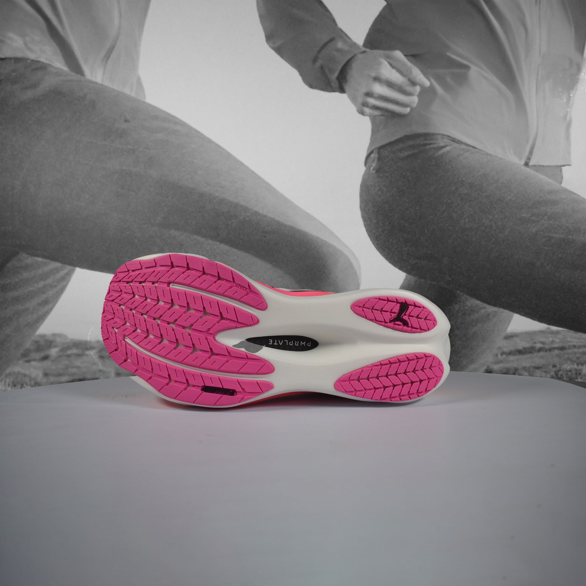 Puma Deviate NITRO 4 Wns Road Running Shoe - Durban Runner Poison Pink Glowing Red / 5