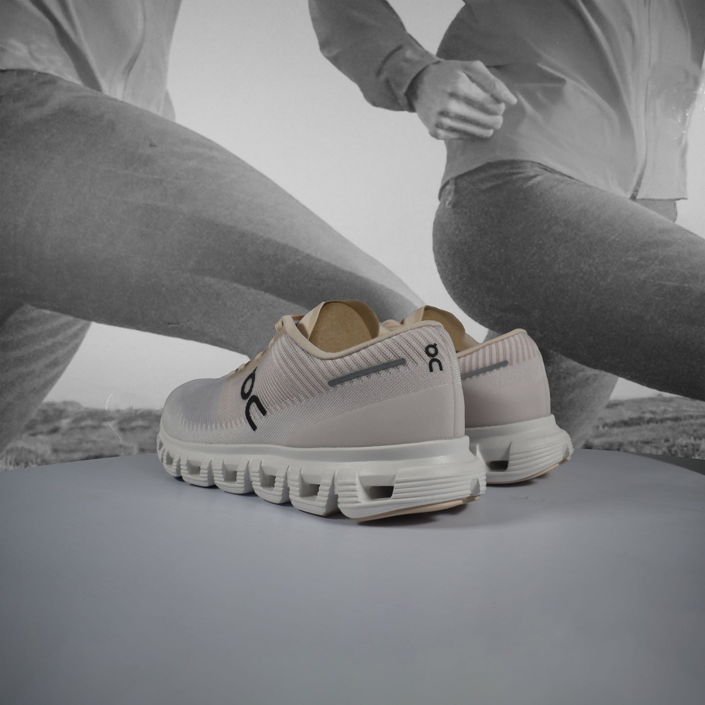 On Cloud Cloud 6 Push Womens Running Shoe - Durban Runner Sand | Wolf / 8