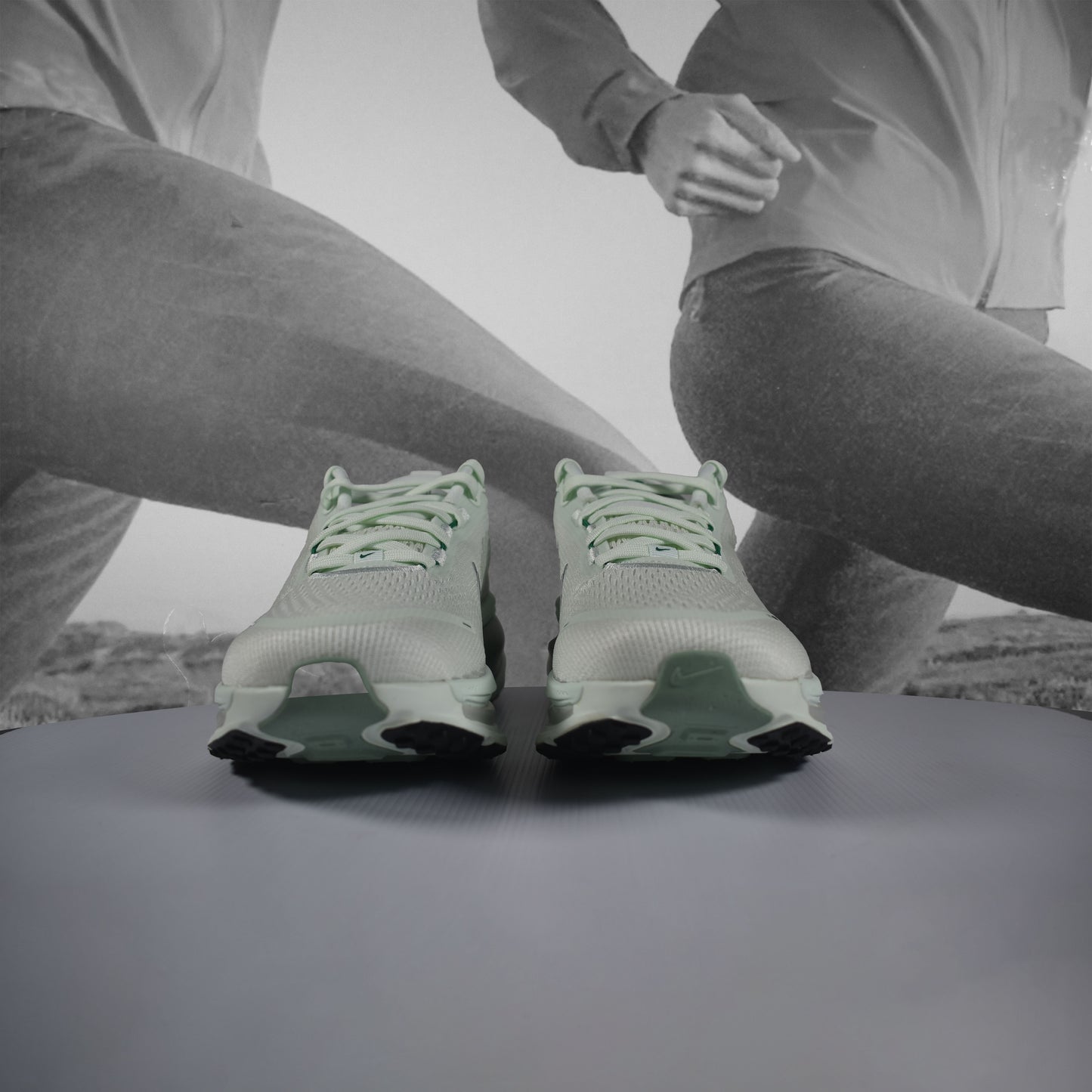 Nike Vomero 18 Womens Running Shoes - Durban Runner BARELY GREEN/METALLIC SILVER-STEAM / 8.5