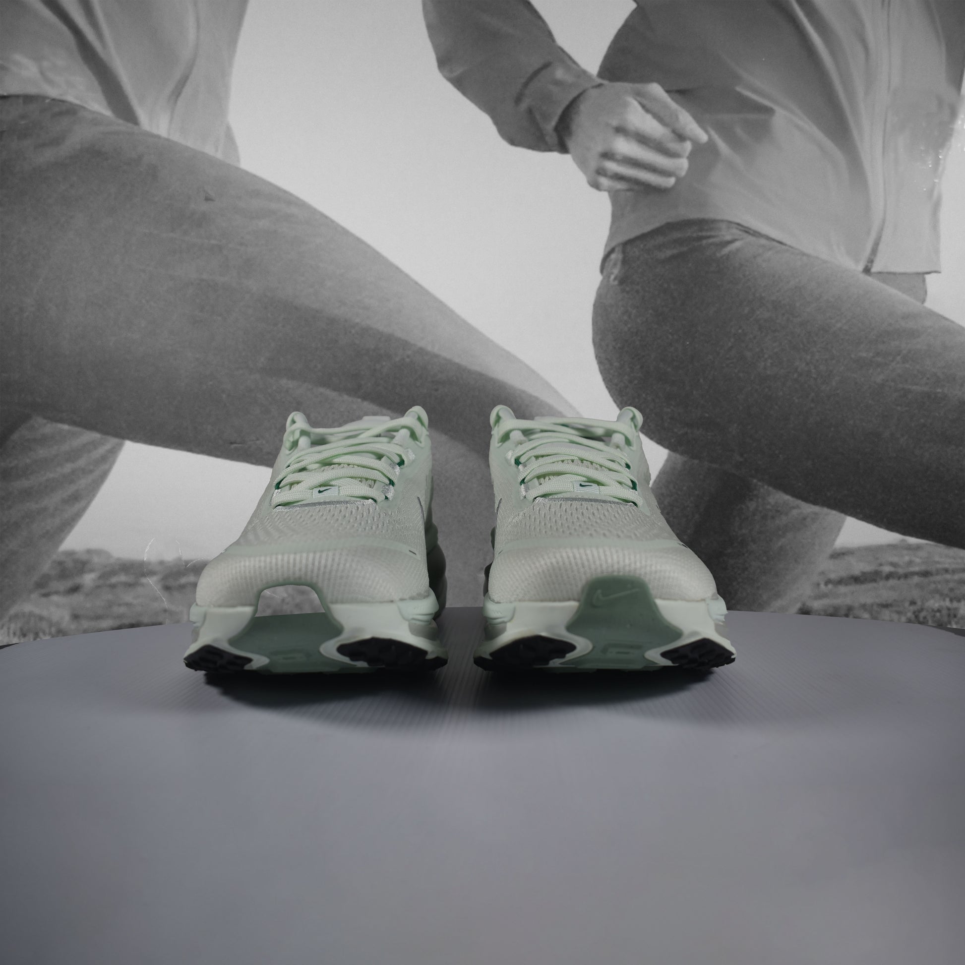 Nike Vomero 18 Womens Running Shoes - Durban Runner BARELY GREEN/METALLIC SILVER-STEAM / 8.5