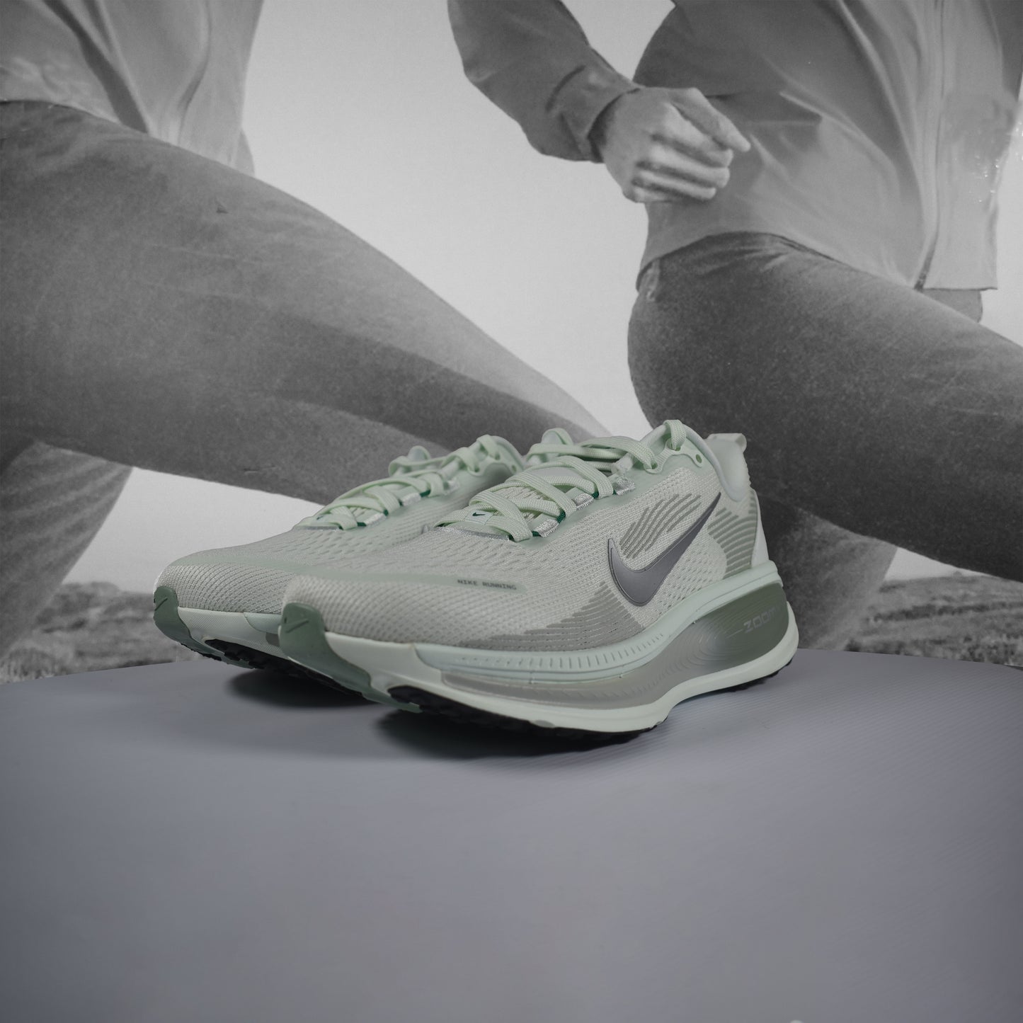 Nike Vomero 18 Womens Running Shoes - Durban Runner BARELY GREEN/METALLIC SILVER-STEAM / 8.5