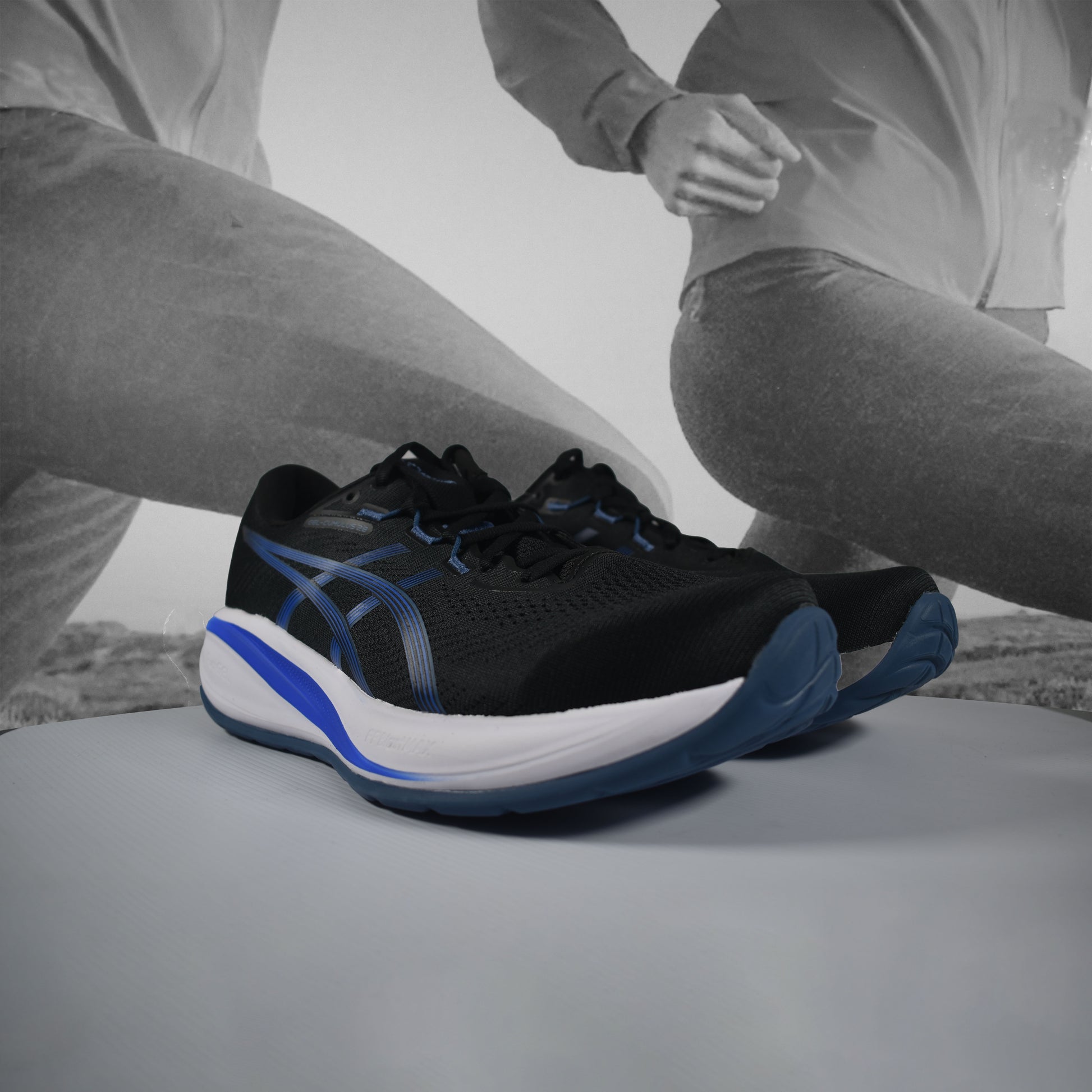 Asics GEL-CUMULUS 28 Mens Running Shoes - Durban Runner BLACK/NEON BLUE / 7.5