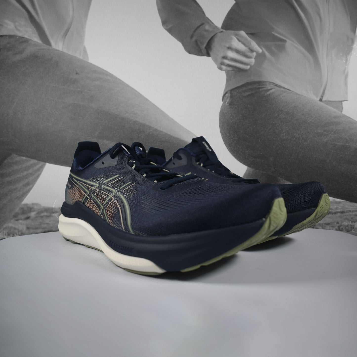 Asics GEL-KAYANO 33 Mens Running Shoes