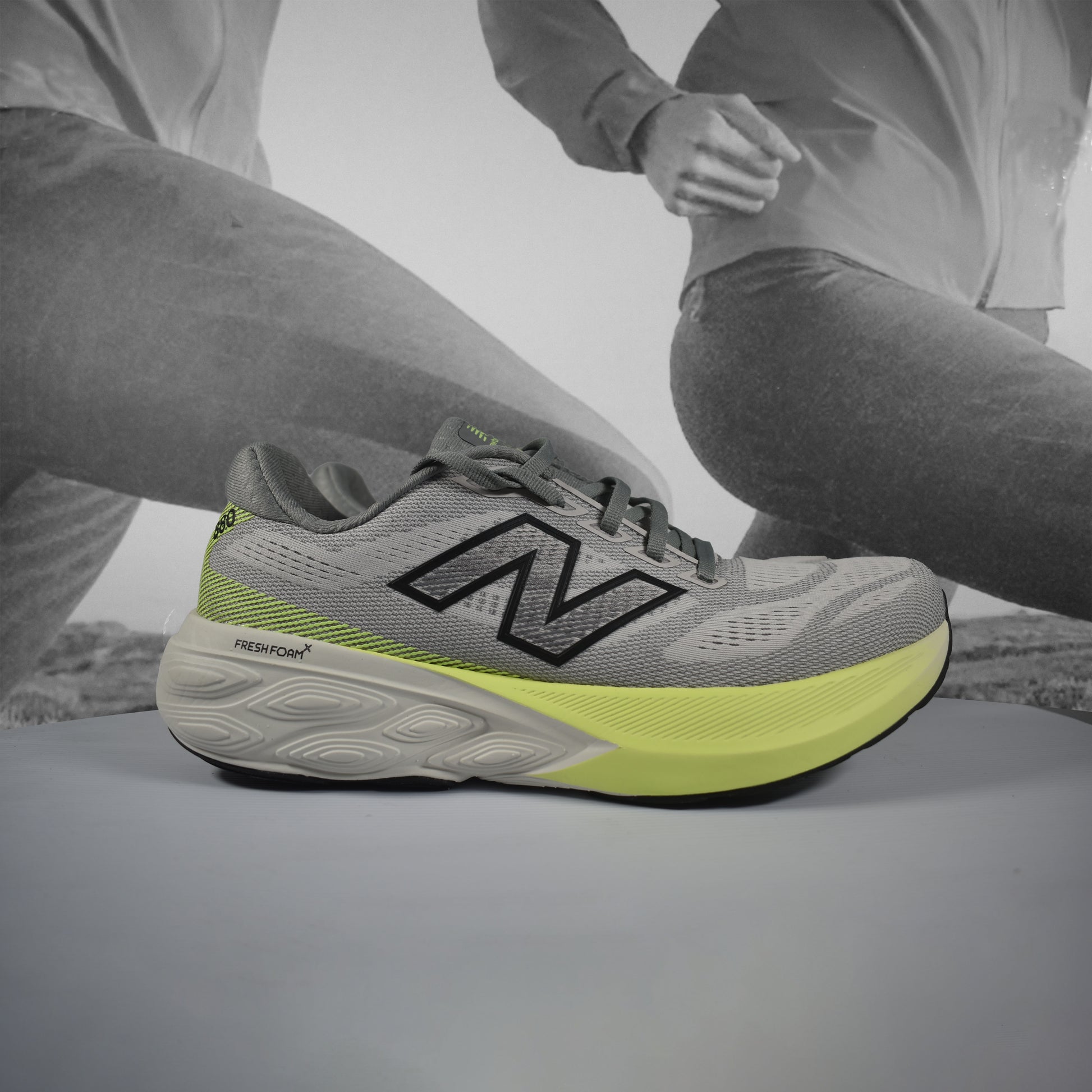 New Balance Fresh Foam X 880v15 2E (Wide Width) Mens Running Shoes - Durban Runner NEON GREEN/GREY/WHITE / 8