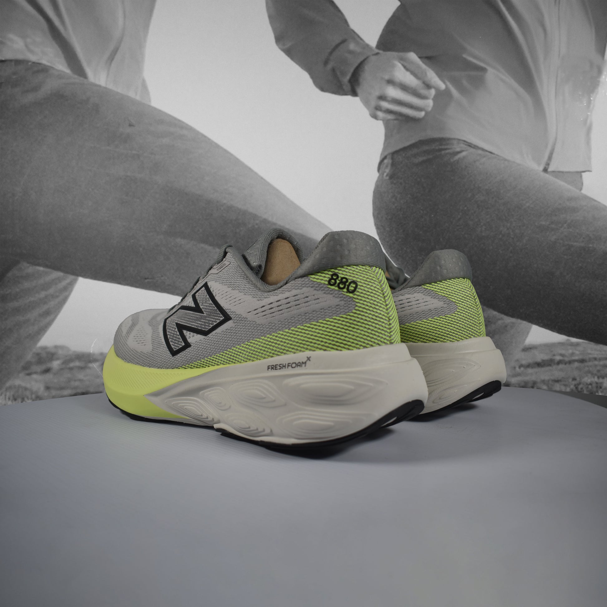 New Balance Fresh Foam X 880v15 2E (Wide Width) Mens Running Shoes - Durban Runner NEON GREEN/GREY/WHITE / 8