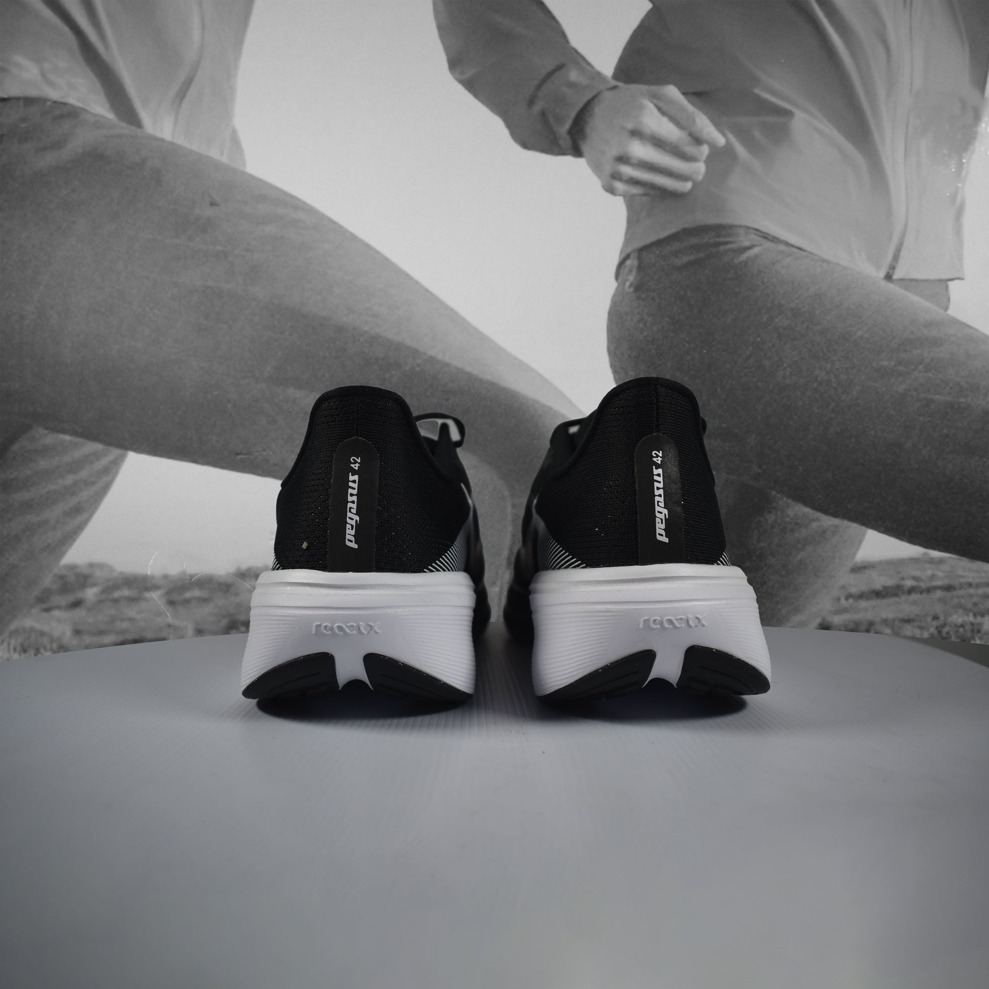 Nike Air Zoom Pegasus 42 Wide Mens Running Shoes - Durban Runner BLACK/WHITE/PHOTON DUST / 6