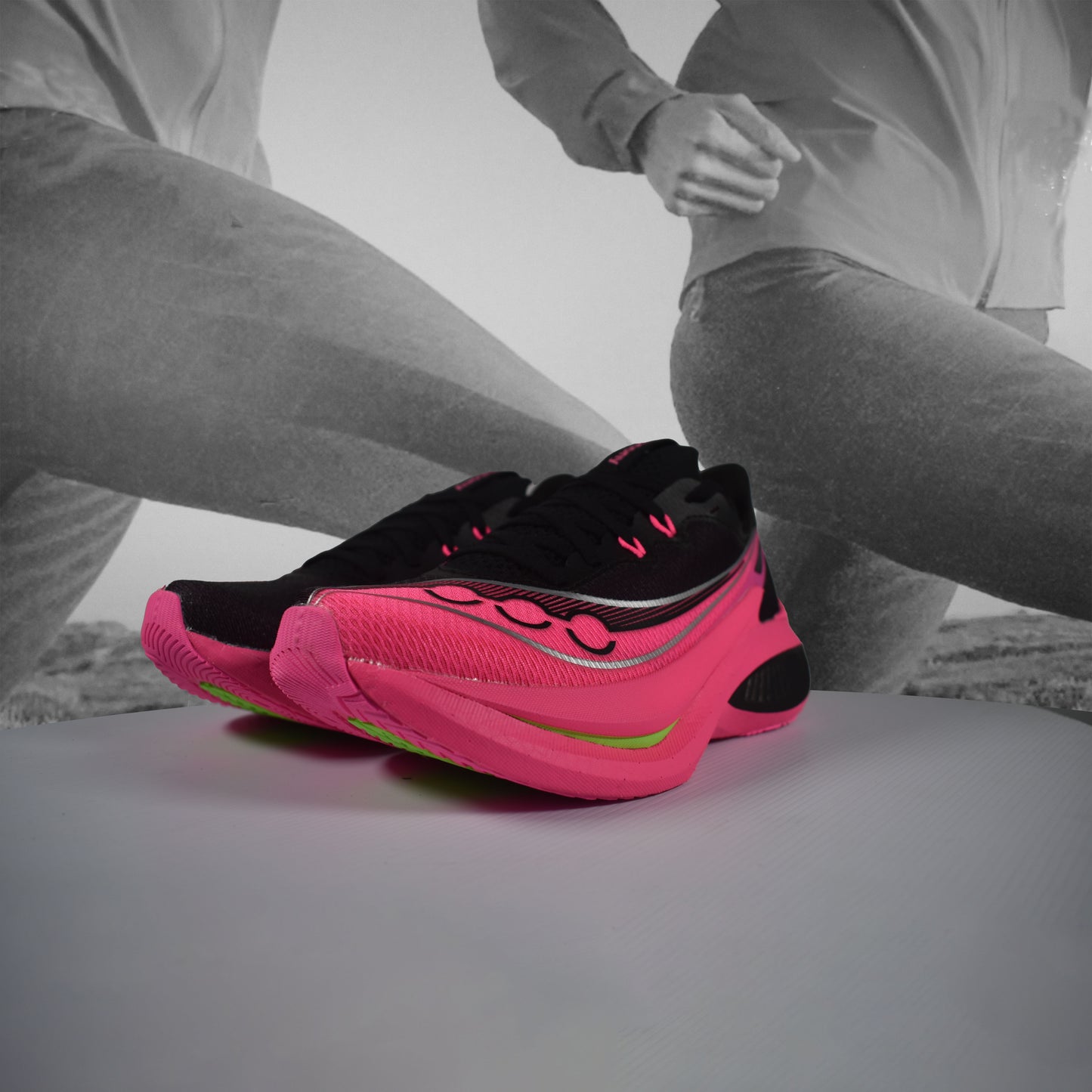 Saucony Endorphin Pro 5 Womens Running Shoes - Durban Runner BLACK/SHOCK / 5