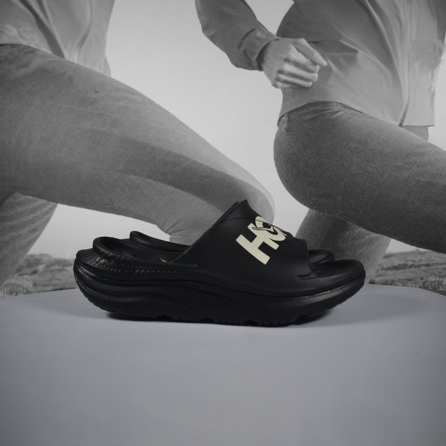 Hoka ORA Athletic Slide Unisex - Durban Runner BLACK/WHITE / 4.5