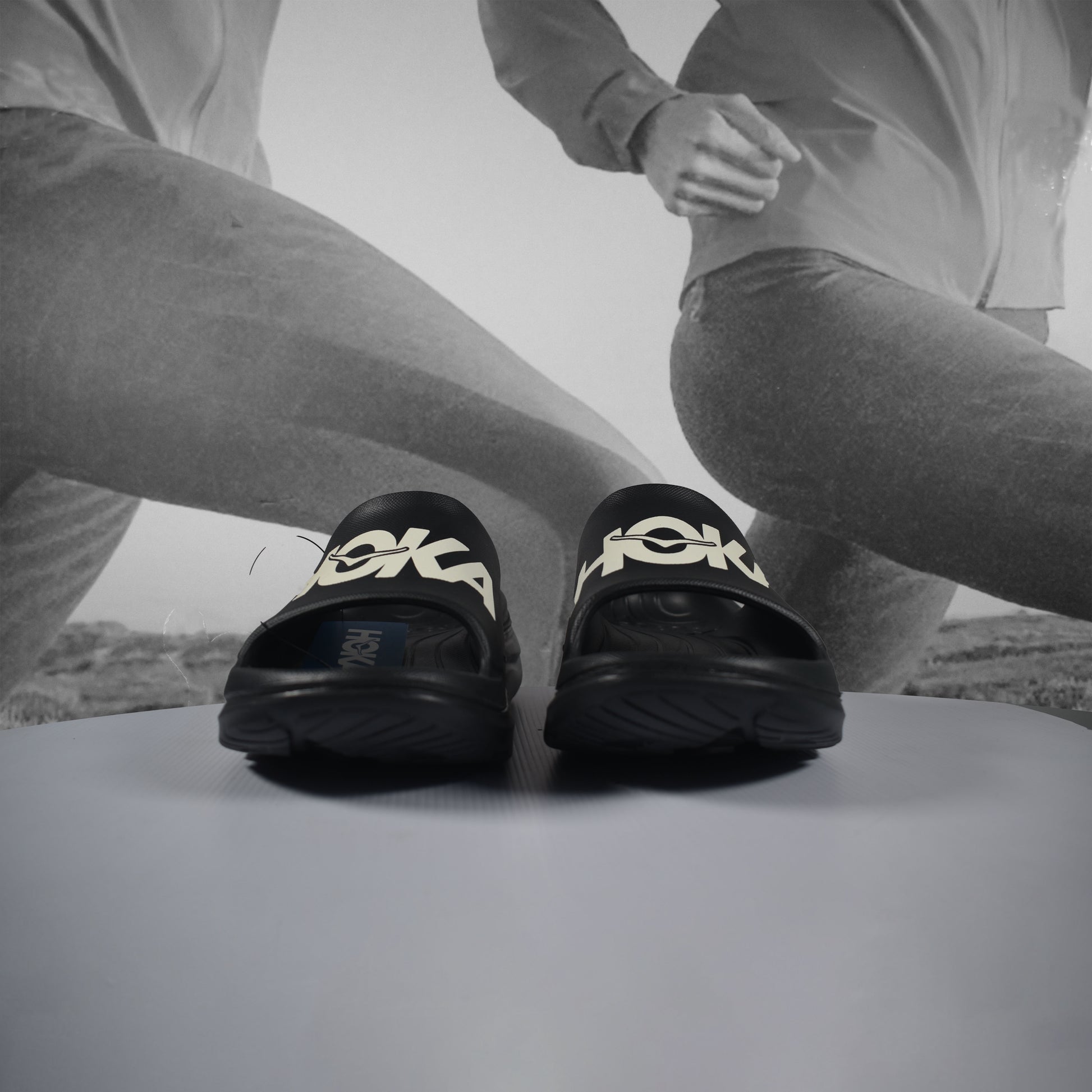 Hoka ORA Athletic Slide Unisex - Durban Runner BLACK/WHITE / 4.5