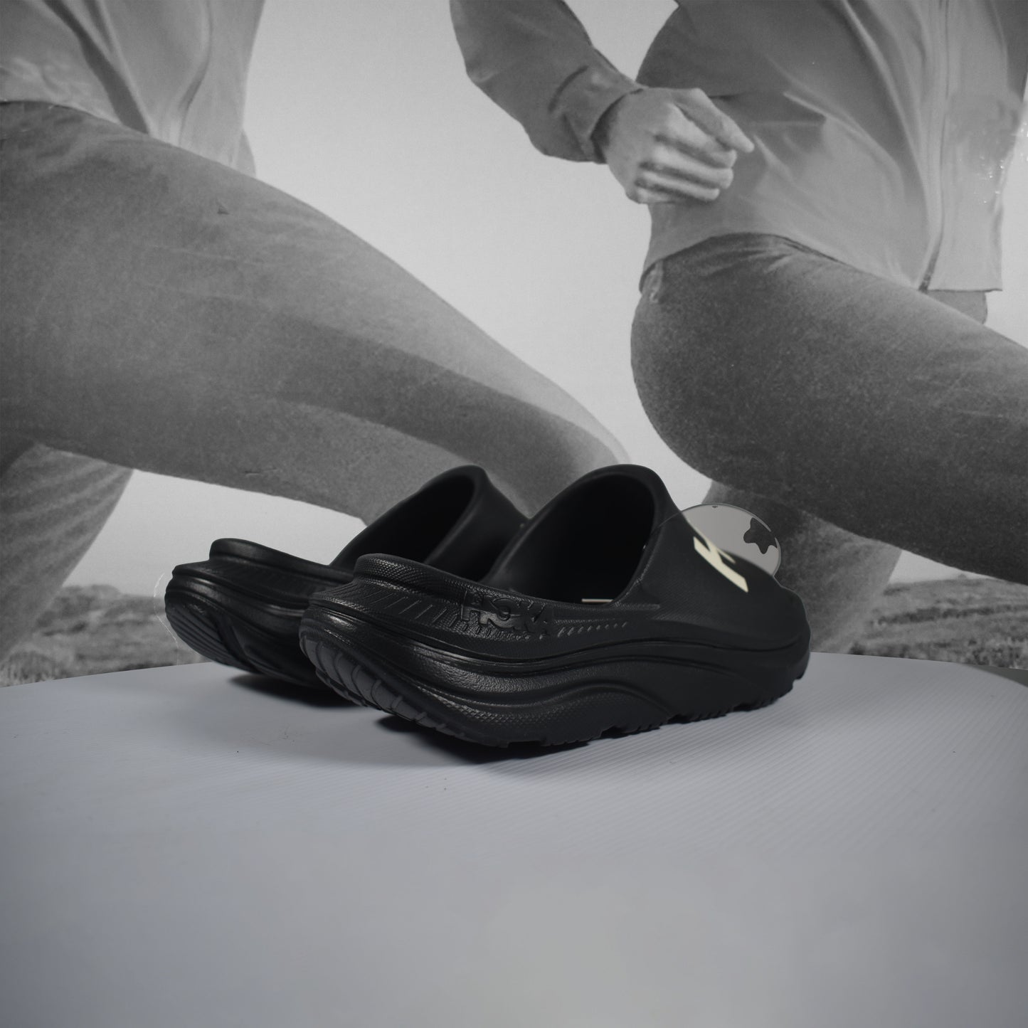 Hoka ORA Athletic Slide Unisex - Durban Runner BLACK/WHITE / 4.5