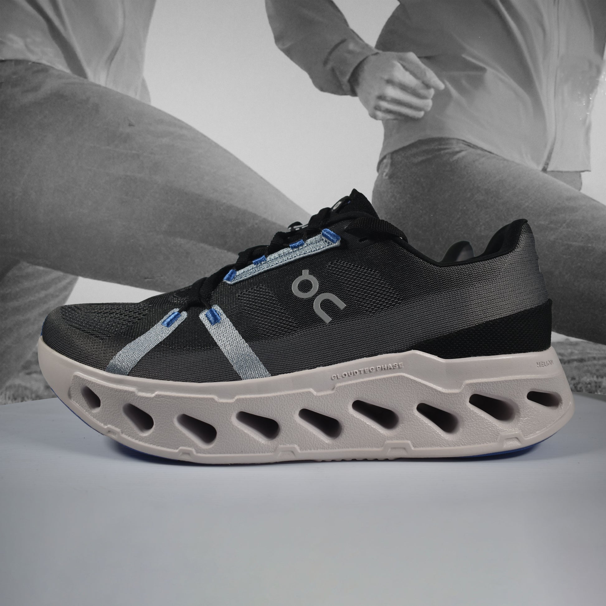 On Cloud Eclipse Mens Running Shoes - Durban Runner 4.5 / Black/Frost