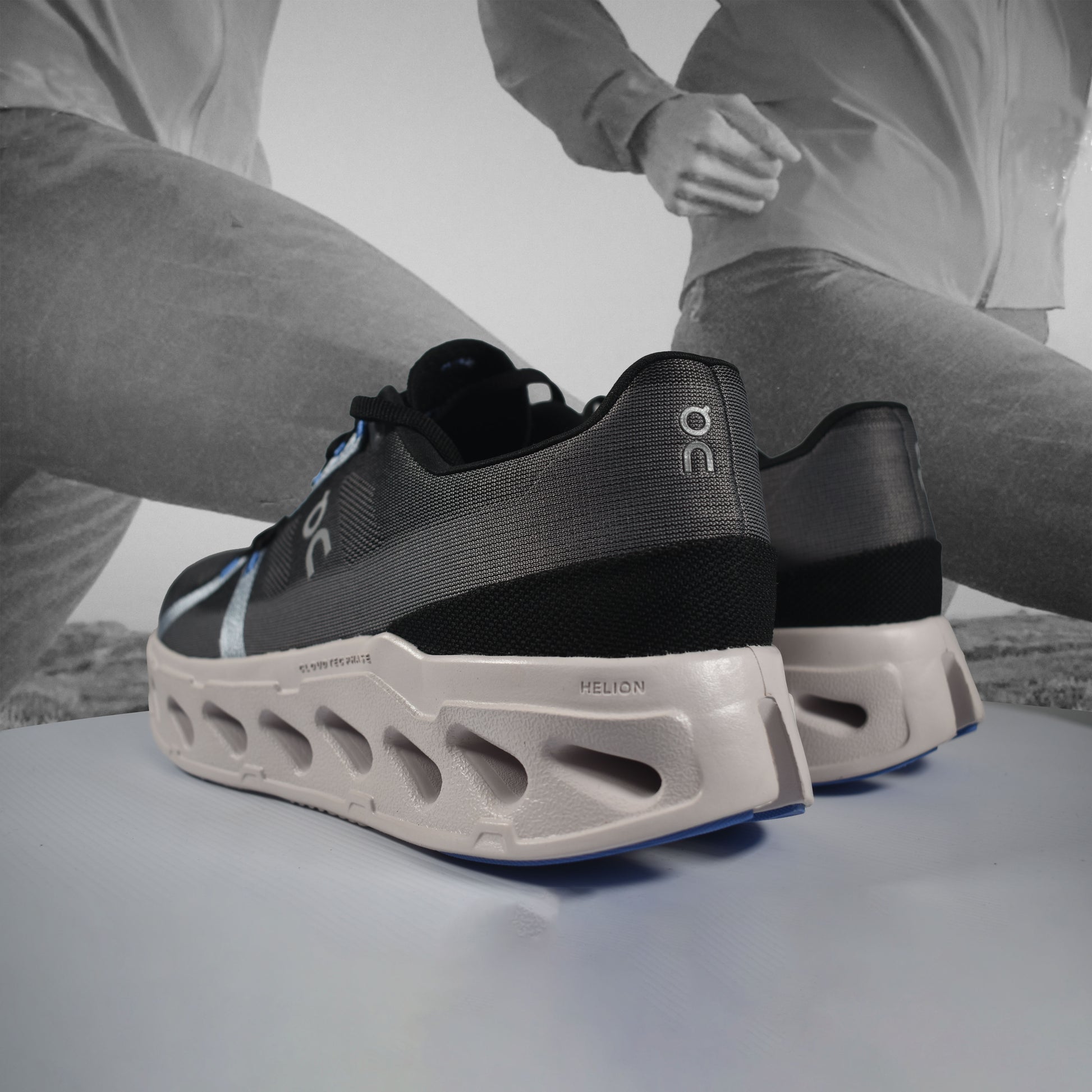On Cloud Eclipse Mens Running Shoes - Durban Runner 4.5 / Black/Frost