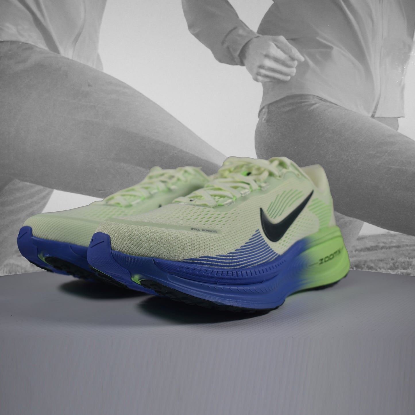 Nike VOMERO 18 Mens Neutral Running Shoes - Durban Runner UK7.5 / WHITE/BLACK SPRUCE VOLT