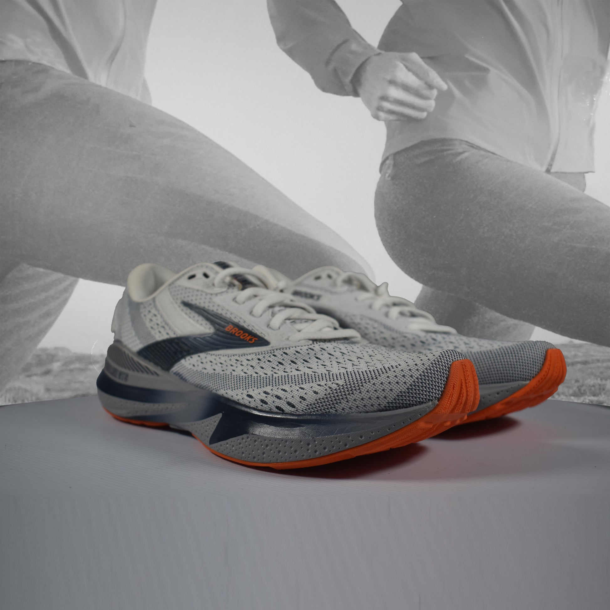 Brooks Adrenaline GTS 24 Men's Stability Running Shoes - Durban Runner UK8 / white peacot/alloy