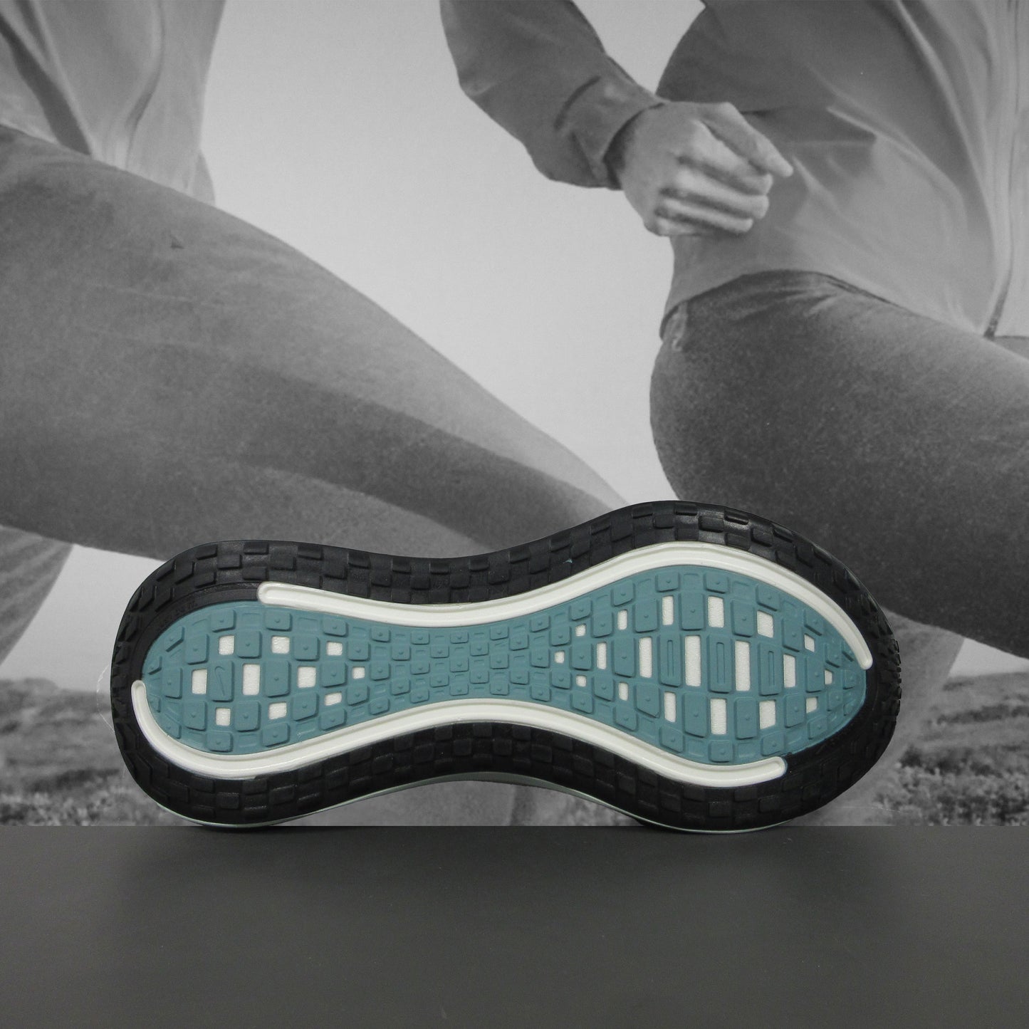 Nike Vomero Plus Mens Road Running Shoes