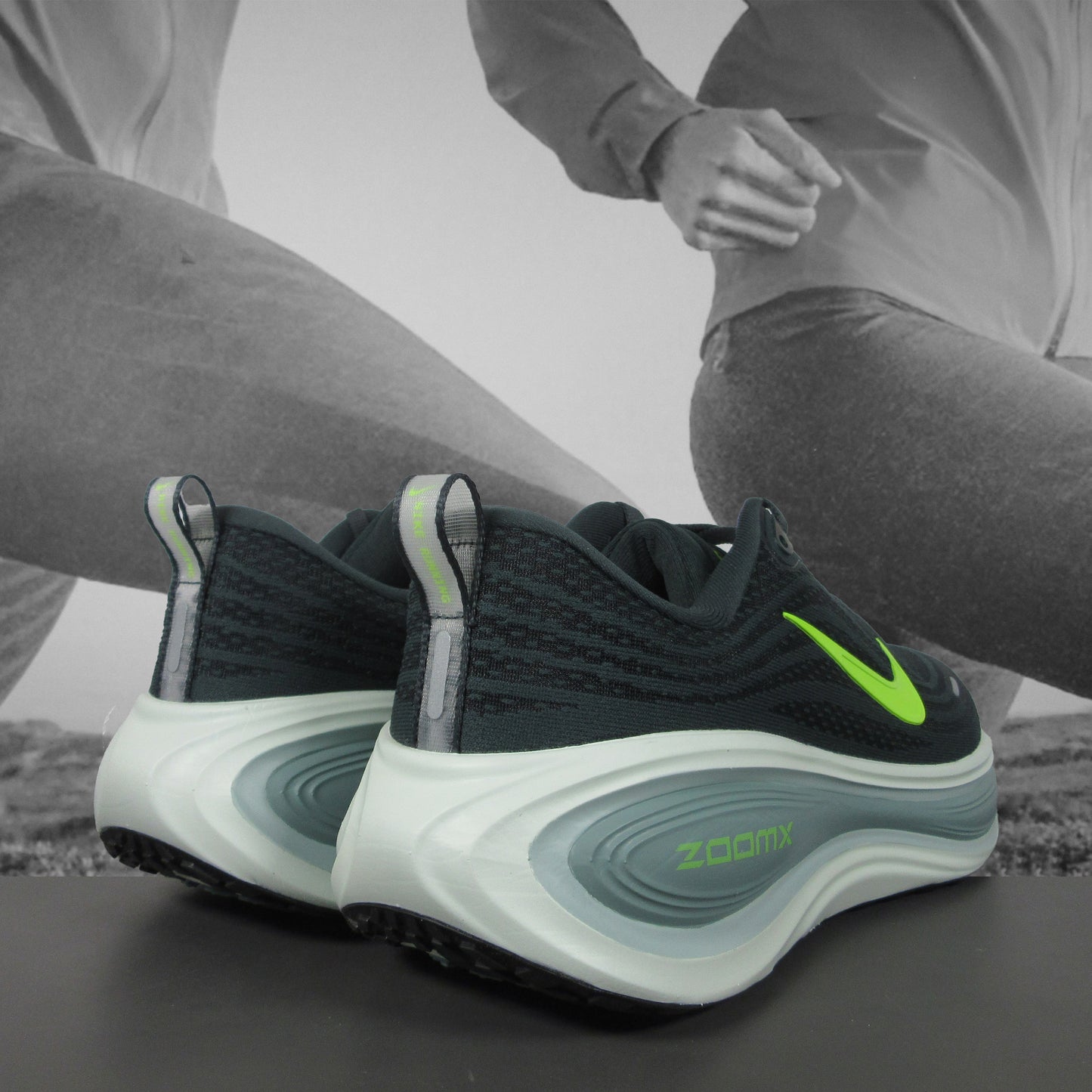 Nike Vomero Plus Mens Road Running Shoes