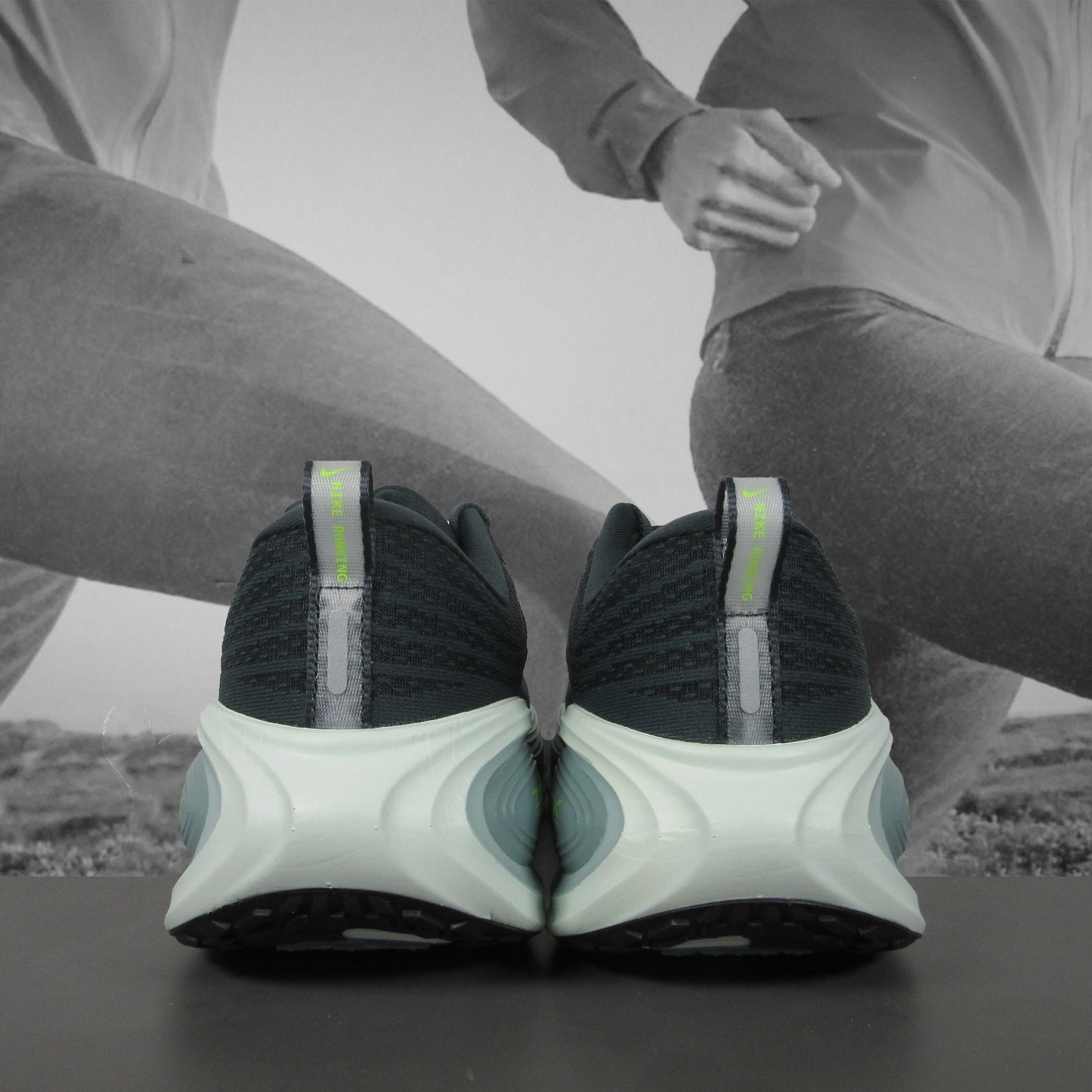 Nike Vomero Plus Mens Road Running Shoes